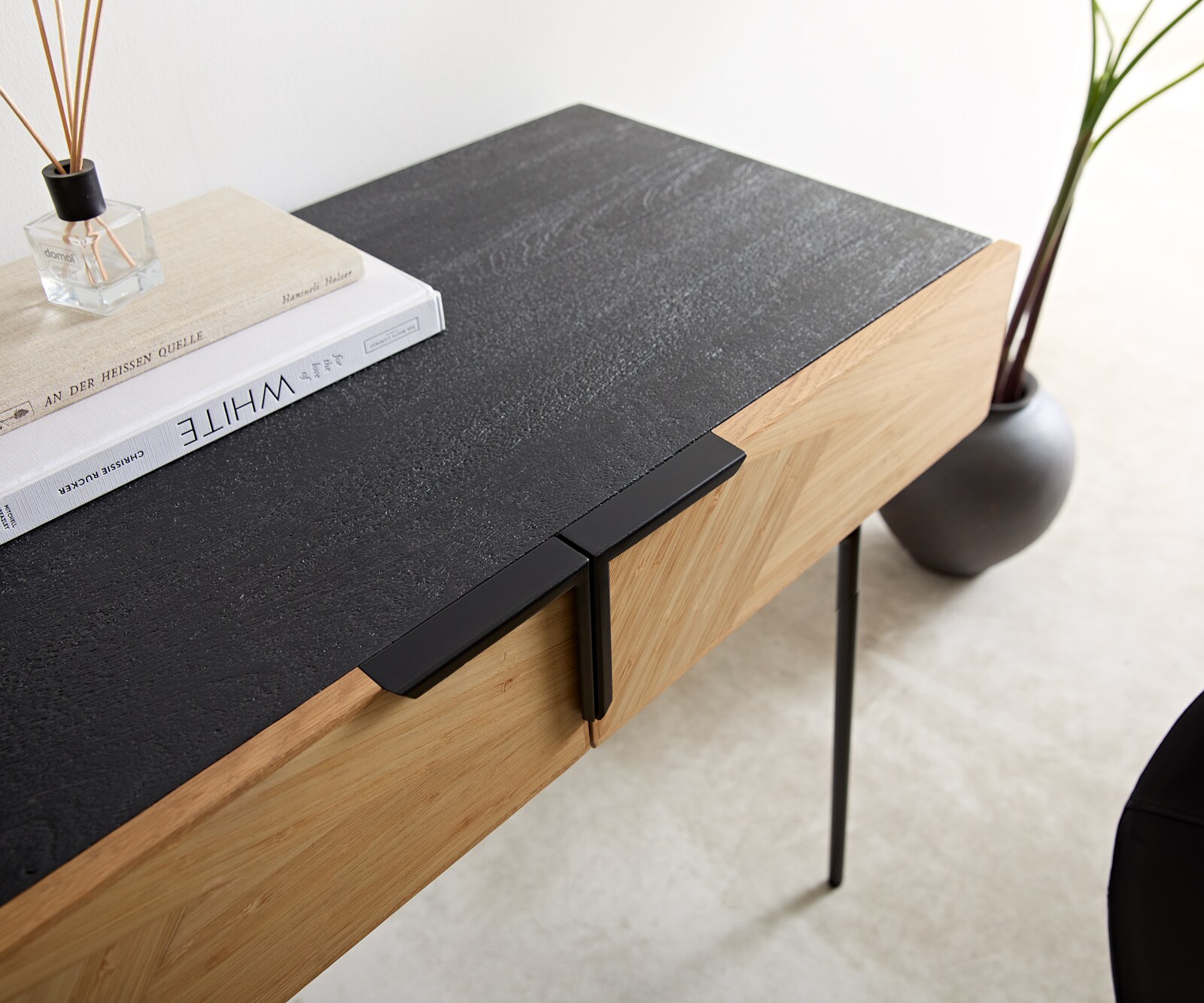 Table-console Mikkusu 90x45 cm bambou naturel manguier noir 2 tiroirs métal noir 2
