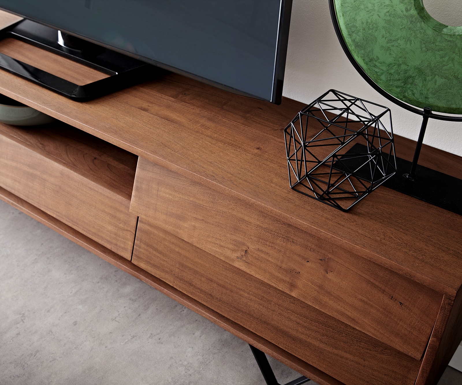 Meuble-TV Eloi 200x35 cm acacia marron 2 portes 1 tiroir pied en V noir 5 Meuble-TV Eloi 200x35 cm acacia marron 2 portes 1 tiroir pied en V noir 5