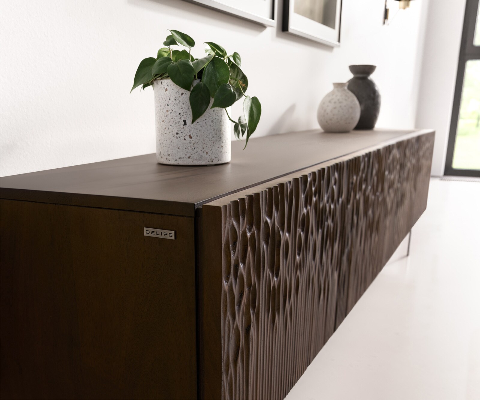 Meuble-TV Follia 200 cm brun manguier 4 portes patins en acier inoxydable brossé 4