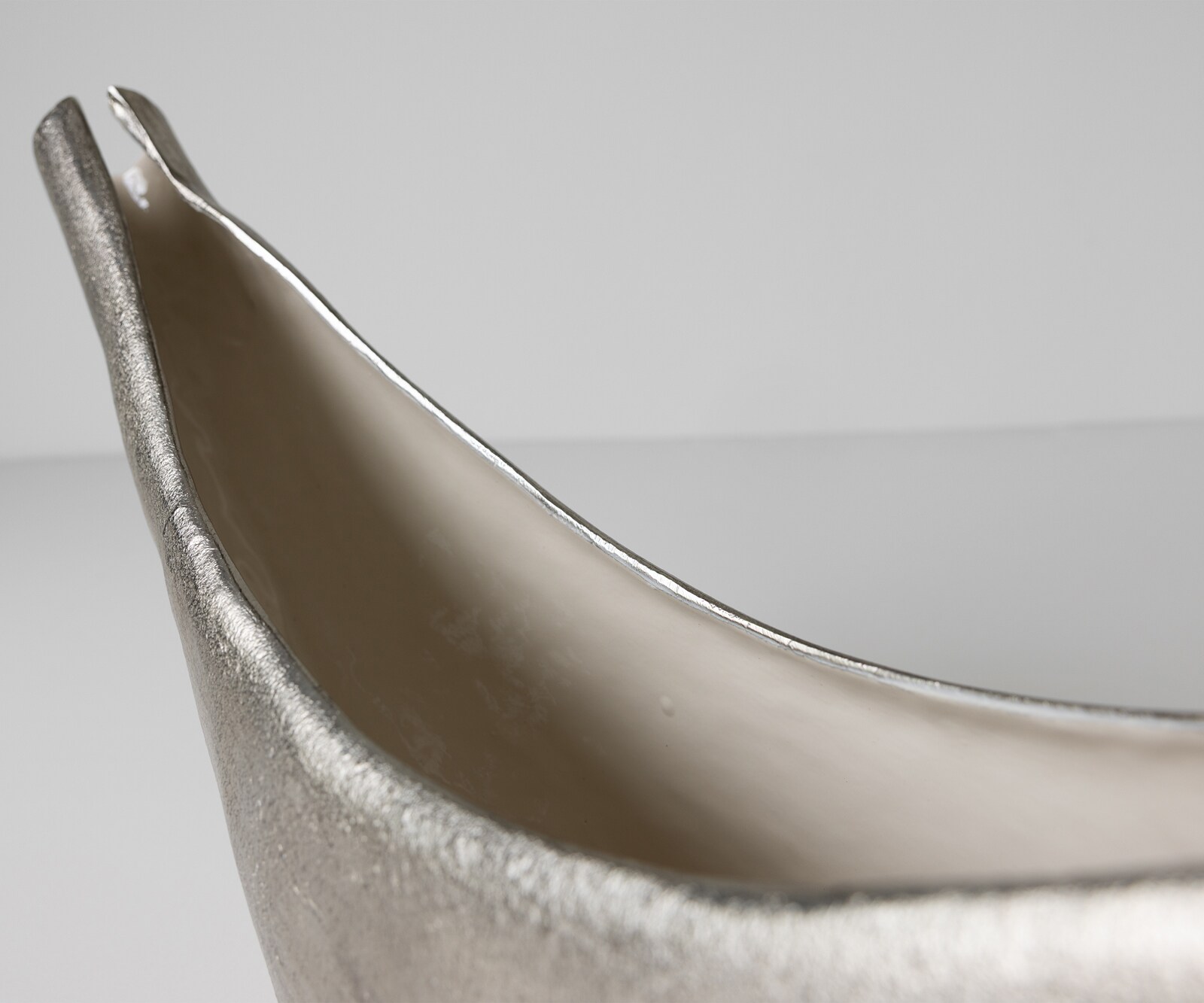 Sculpture Navira l77 x P17 x H31 cm Aluminium Platin Opal Faite main 4