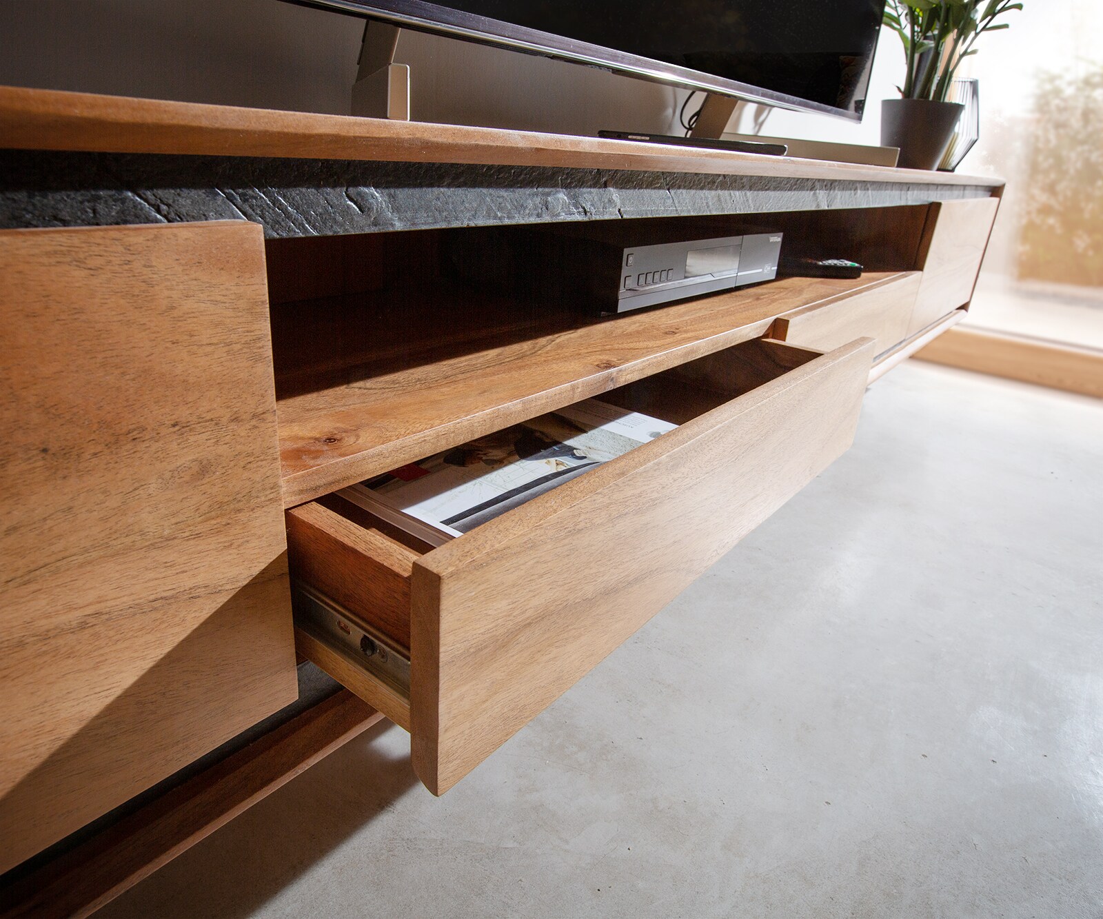Meuble-TV Stonegrace 240 cm acacia nature 2 portes 1 compartiment 2 tiroirs placage en pierre flottant 3