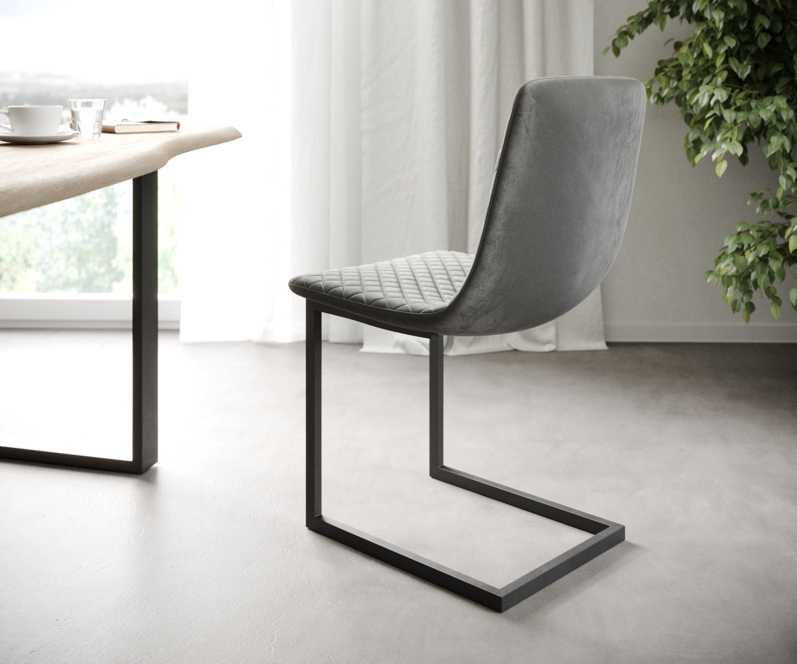 L'ensemble-de-4-chaises Novi-Adesso gris clair velours cantilever 1 L'ensemble-de-4-chaises Novi-Adesso gris clair velours cantilever 1