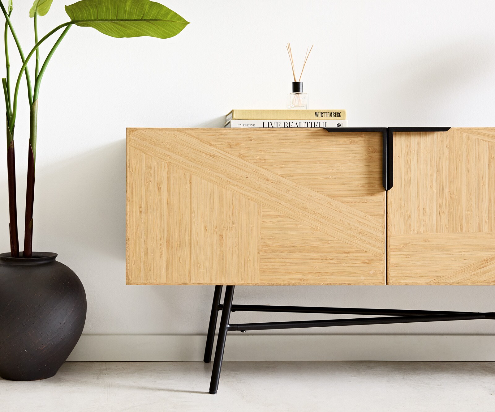 Buffet Mikkusu 175 cm Bambou Naturel Manguier Noir 2 portes 2 compartiments Métal Noir 5