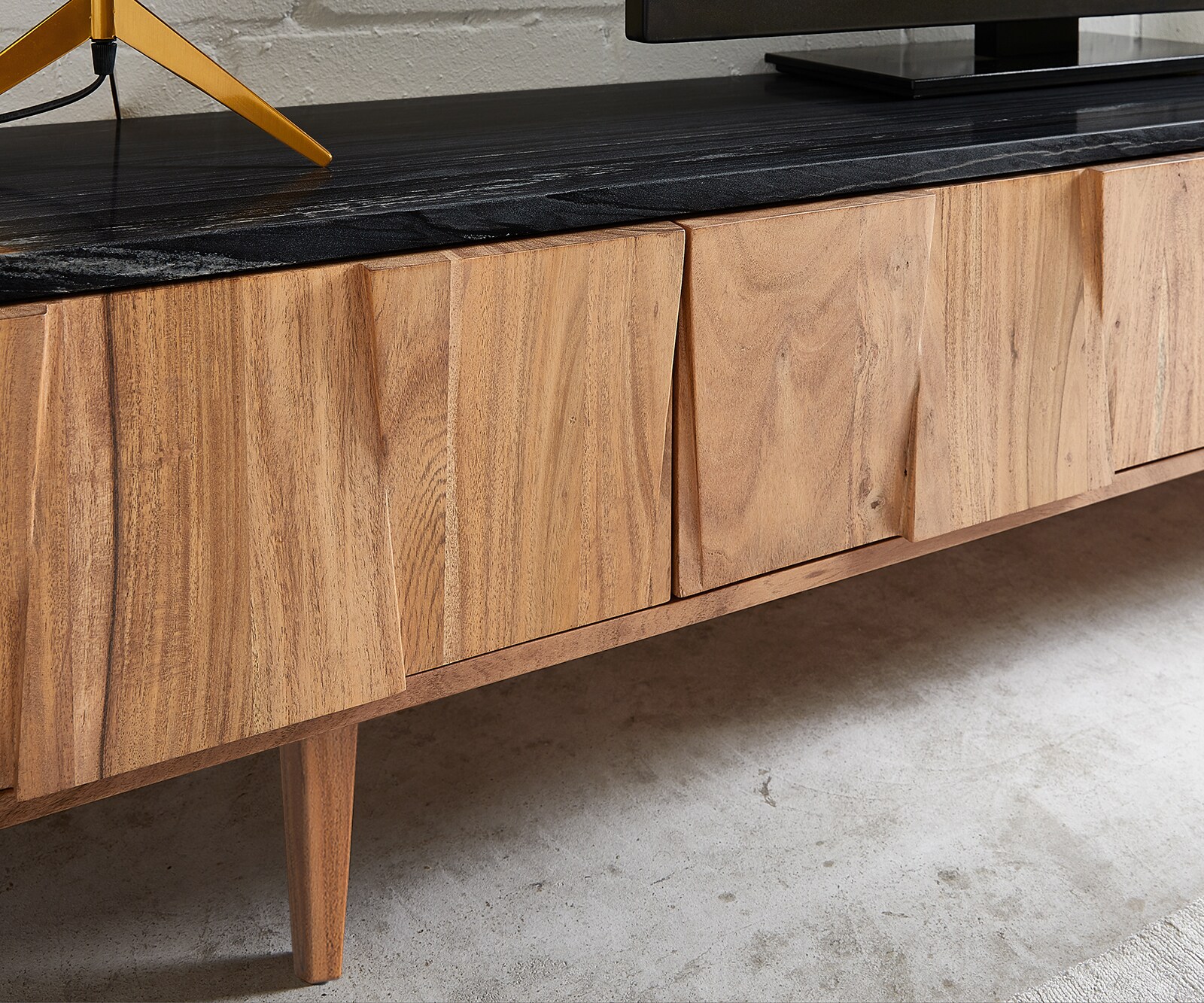 Meuble-TV Shia 200cm acacia naturel marbre noir 4 portes 4