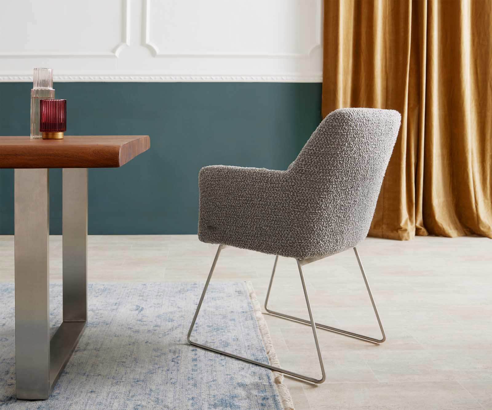 Chaise-de-salle-à-manger Xana-Flex avec accoudoirs bouclé gris argenté pied trapèze acier inoxydable brossé ressorts ensachés 4 Chaise-de-salle-à-manger Xana-Flex avec accoudoirs bouclé gris argenté pied trapèze acier inoxydable brossé ressorts ensachés 4