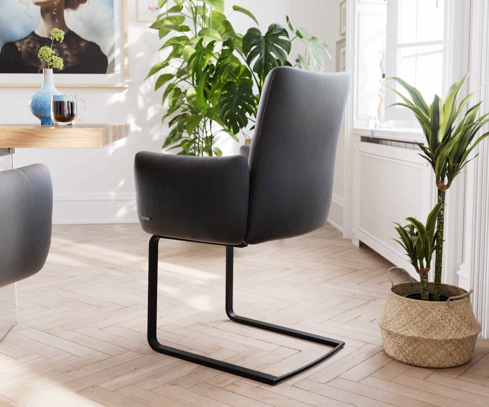 Cantilever Jova-Flex avec accoudoirs cuir de vache noir pied cantilever plat noir ressorts ensachés 3 Cantilever Jova-Flex avec accoudoirs cuir de vache noir pied cantilever plat noir ressorts ensachés 3