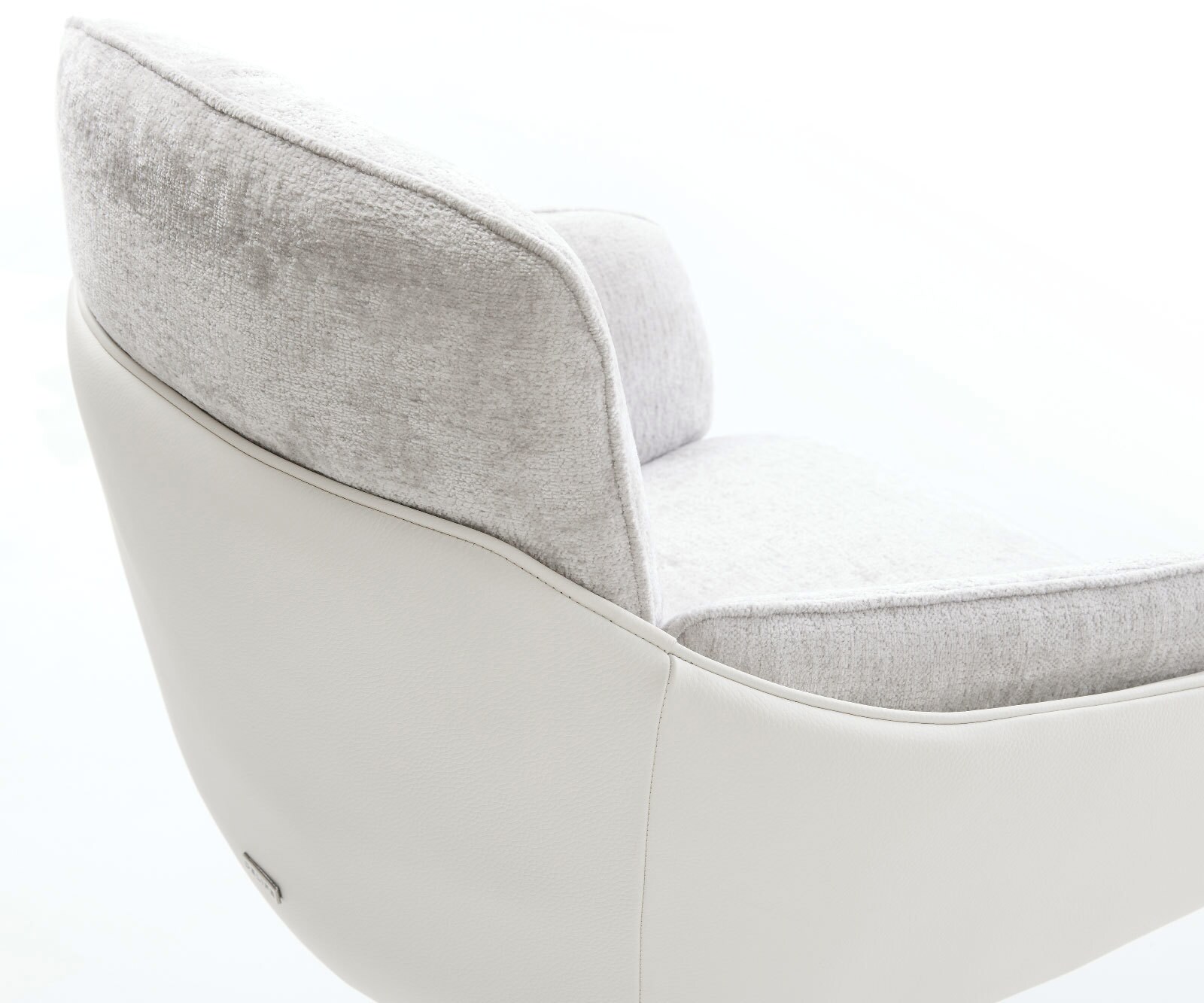 Chaise-pivotante Luan-Flex avec accoudoirs tissu mixte cuir de vache blanc-gris argenté pied croisé large blanc pivotement sur 360° fonction bascule 3 Chaise-pivotante Luan-Flex avec accoudoirs tissu mixte cuir de vache blanc-gris argenté pied croisé large blanc pivotement sur 360° fonction bascule 3