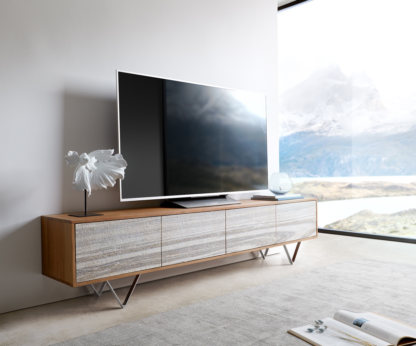 Meuble TV Kleo 200 cm acacia naturel 4 portes pieds en V inox Meuble TV Kleo 200 cm acacia naturel 4 portes pieds en V inox