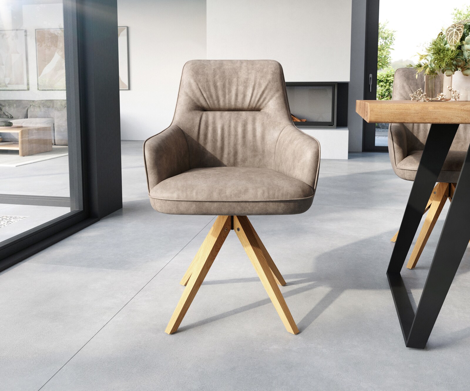 Chaise-de-salle-à-manger Zelia-Flex avec accoudoirs microvelours taupe vintage pied en bois angulaire naturel ressorts ensachés 1