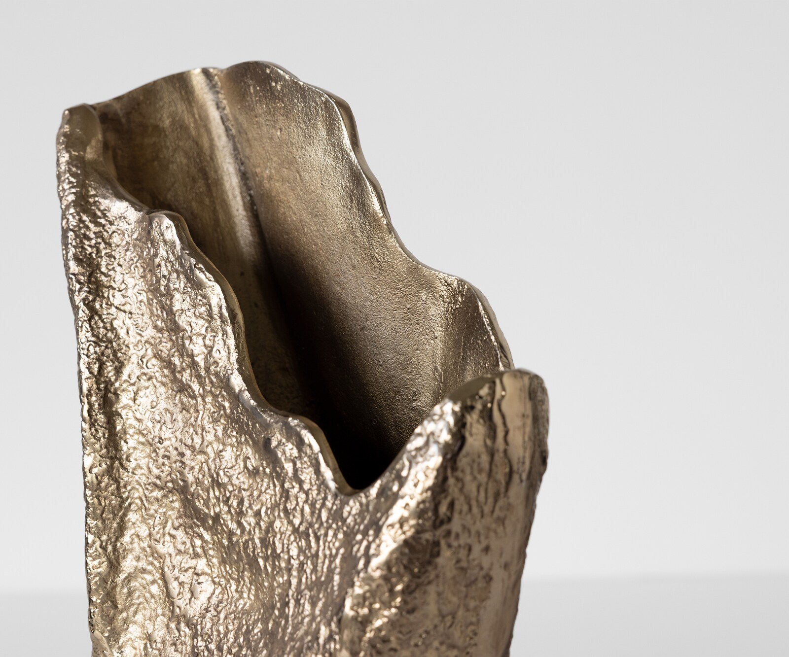 Vase Cavira l29 x P16 x H48 cm Aluminium Champagner Fait main 4