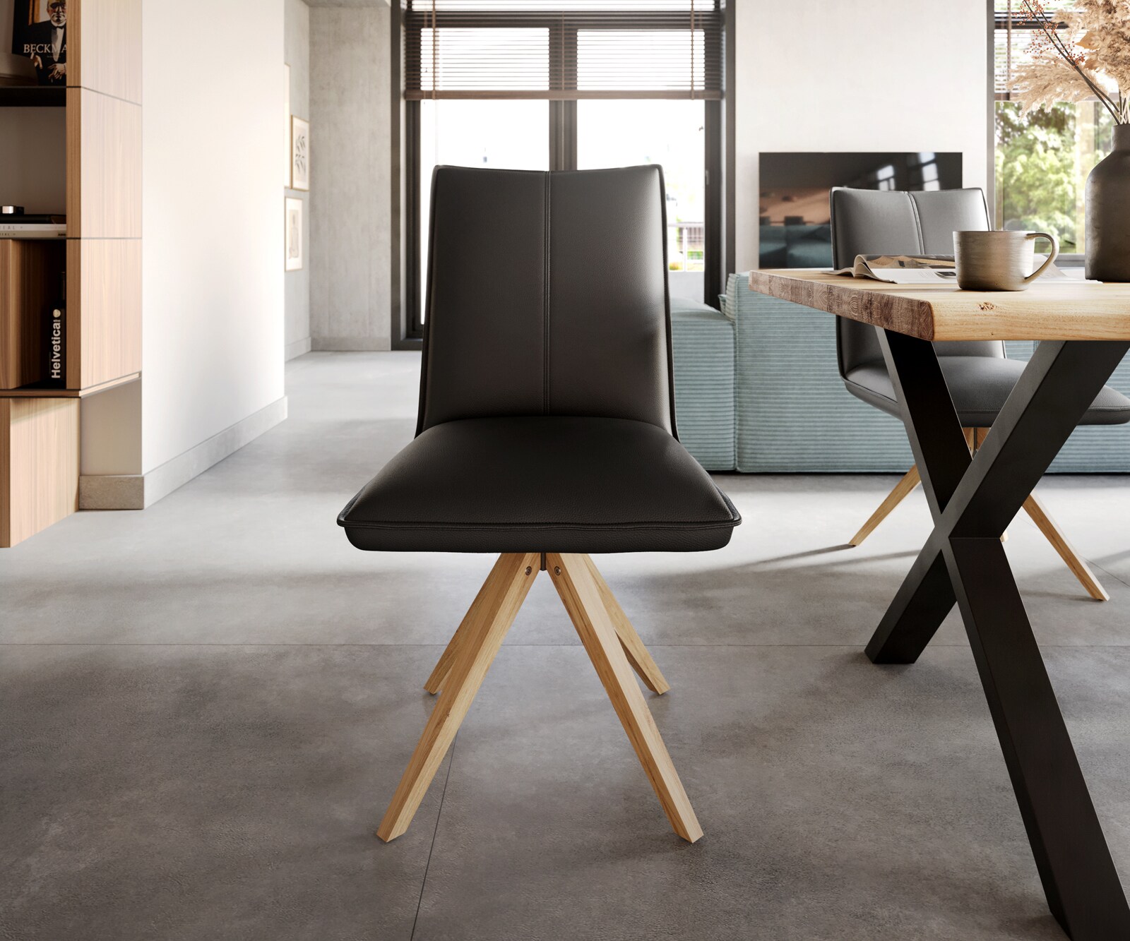 Chaise-de-salle-à-manger Lelio-Flex cuir de vache noir pied en bois angulaire naturel ressorts ensachés 2