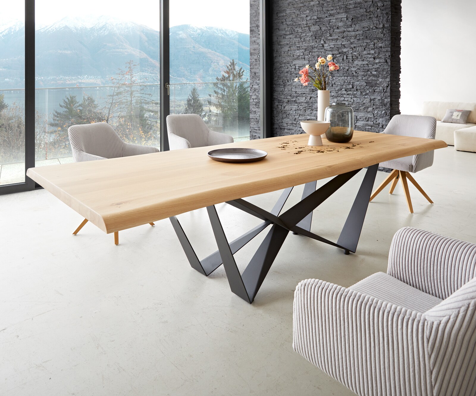 Table à manger Edge 260x100 chêne nature Spider acier plat noir Live-Edge 1