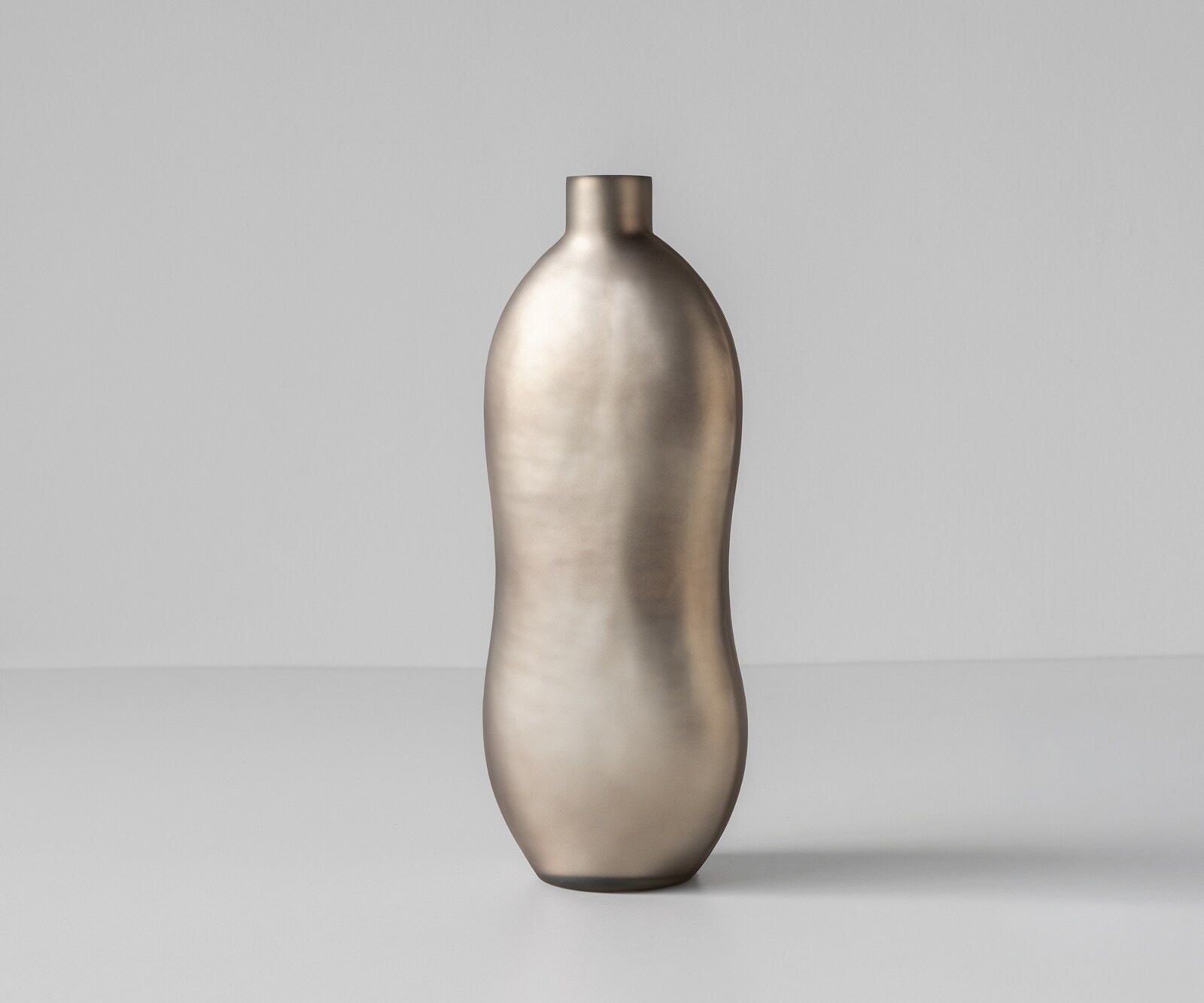 Vase Mireva l18 x P11 x H41 cm Verre Opal Soufflé à la bouche 1