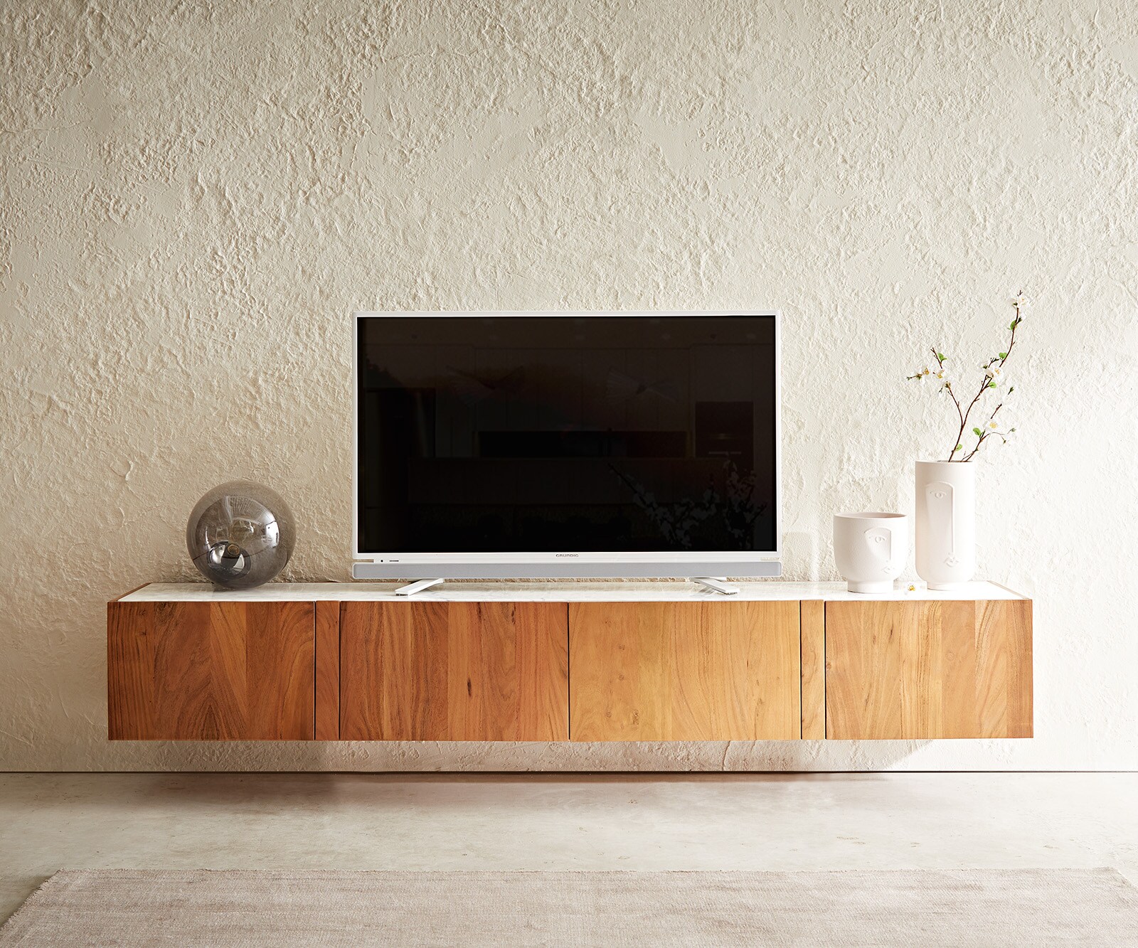 Meuble-TV Secara 200 cm acacia naturel 4 portes marbre flottant 2