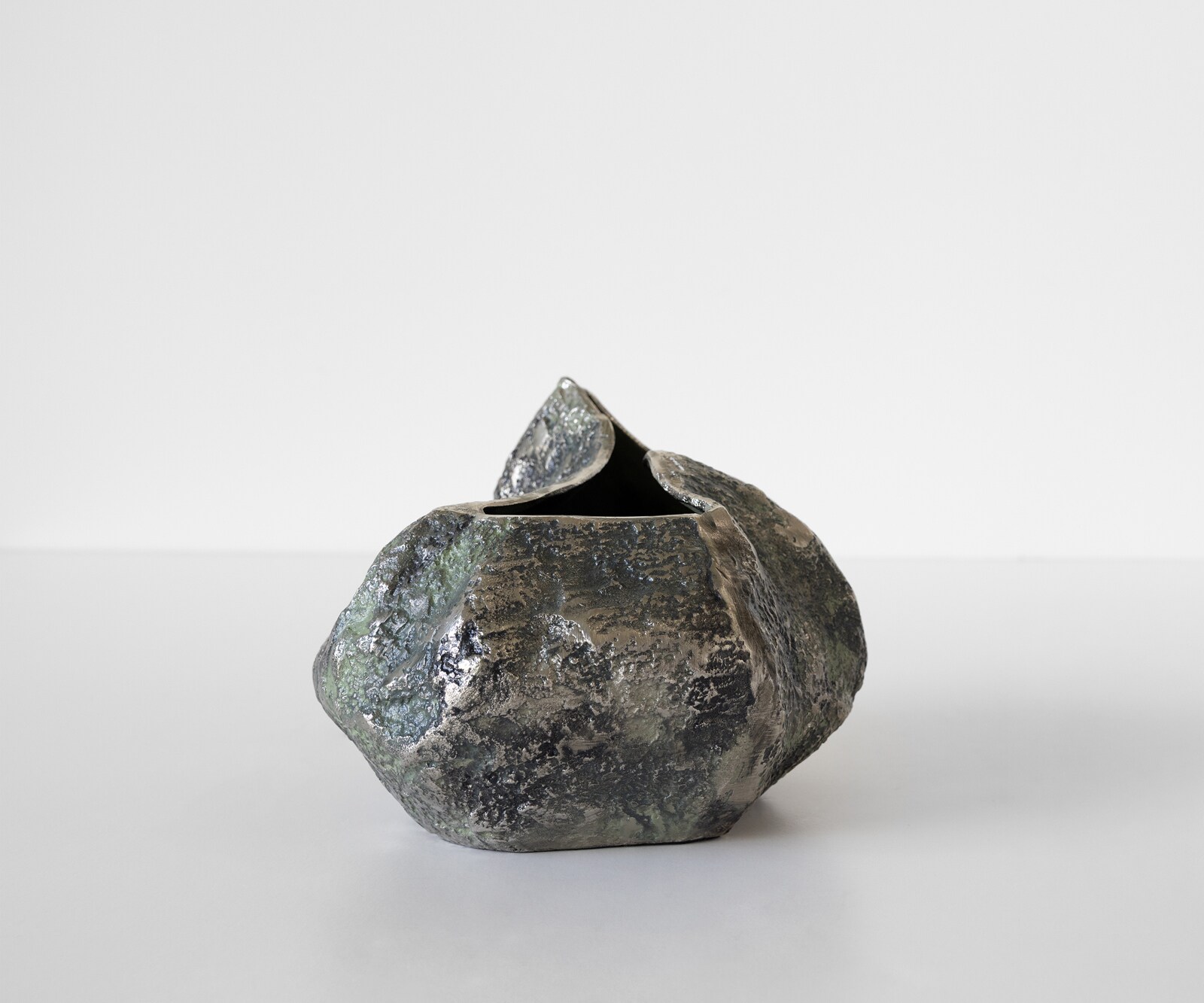 Vase Cratera l29 x P24 x H19 cm Aluminium Verde Antico Fait main 2
