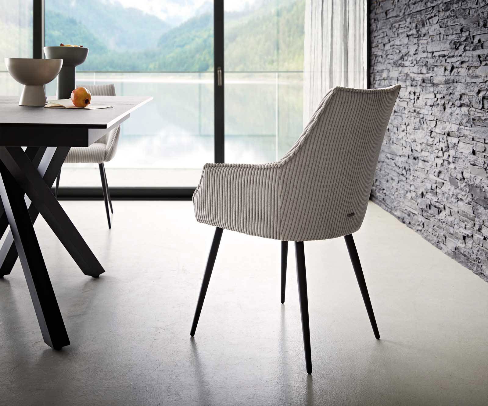 Chaise-de-salle-à-manger Alja-Flex avec accoudoirs côtelé gris argenté 4 pieds coniques noir ressorts ensachés 4