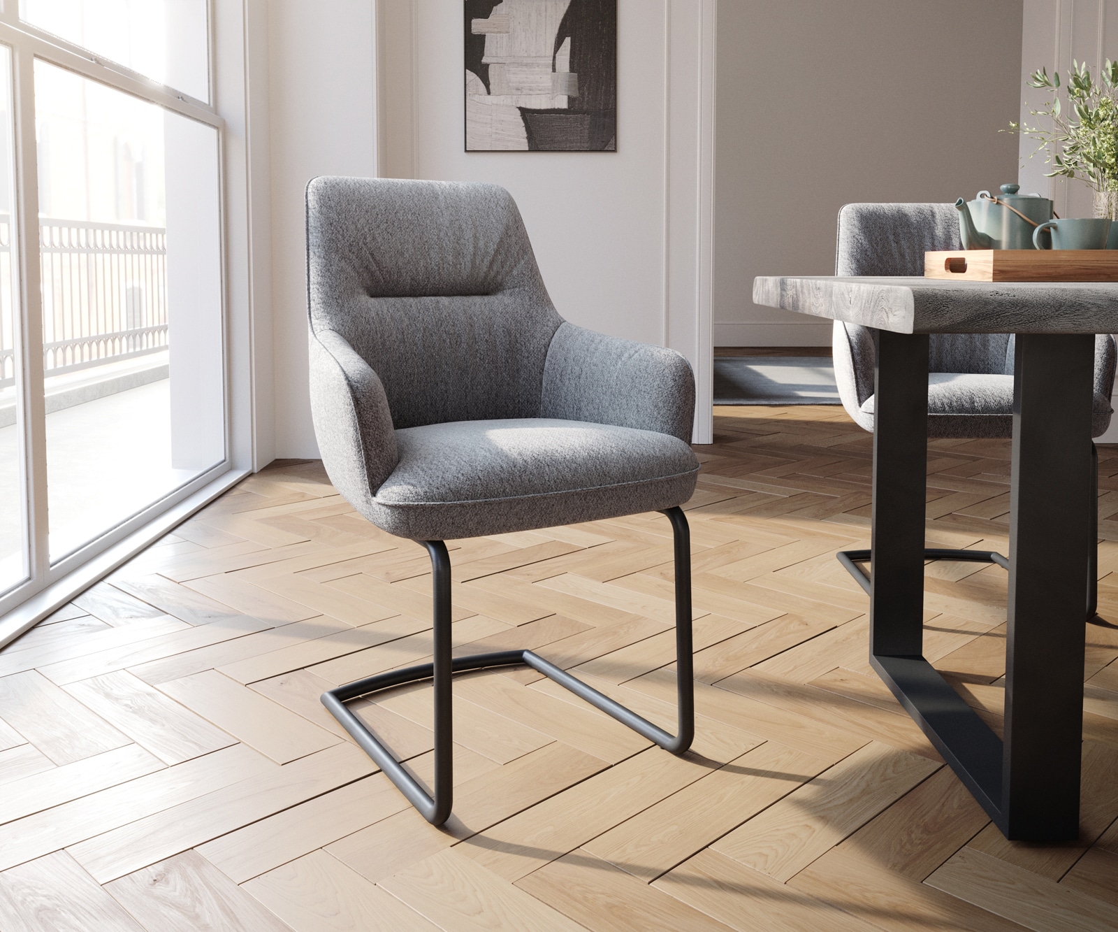 Cantilever Zelia-Flex avec accoudoirs tissu texturé gris clair pied cantilever rond noir ressorts ensachés Cantilever Zelia-Flex avec accoudoirs tissu texturé gris clair pied cantilever rond noir ressorts ensachés