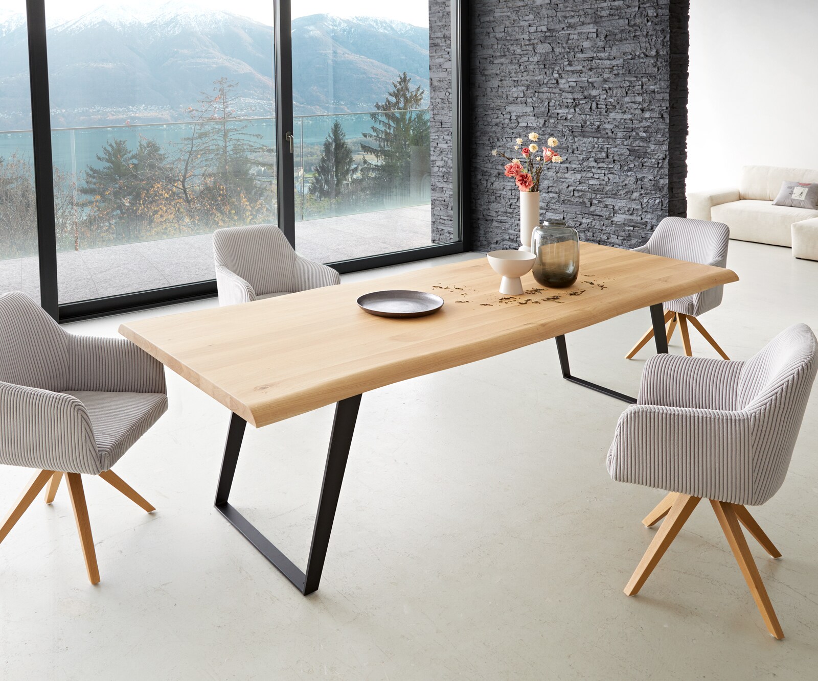 Table à manger Edge 260x100 chêne nature métal inclinée noir Live-Edge 7