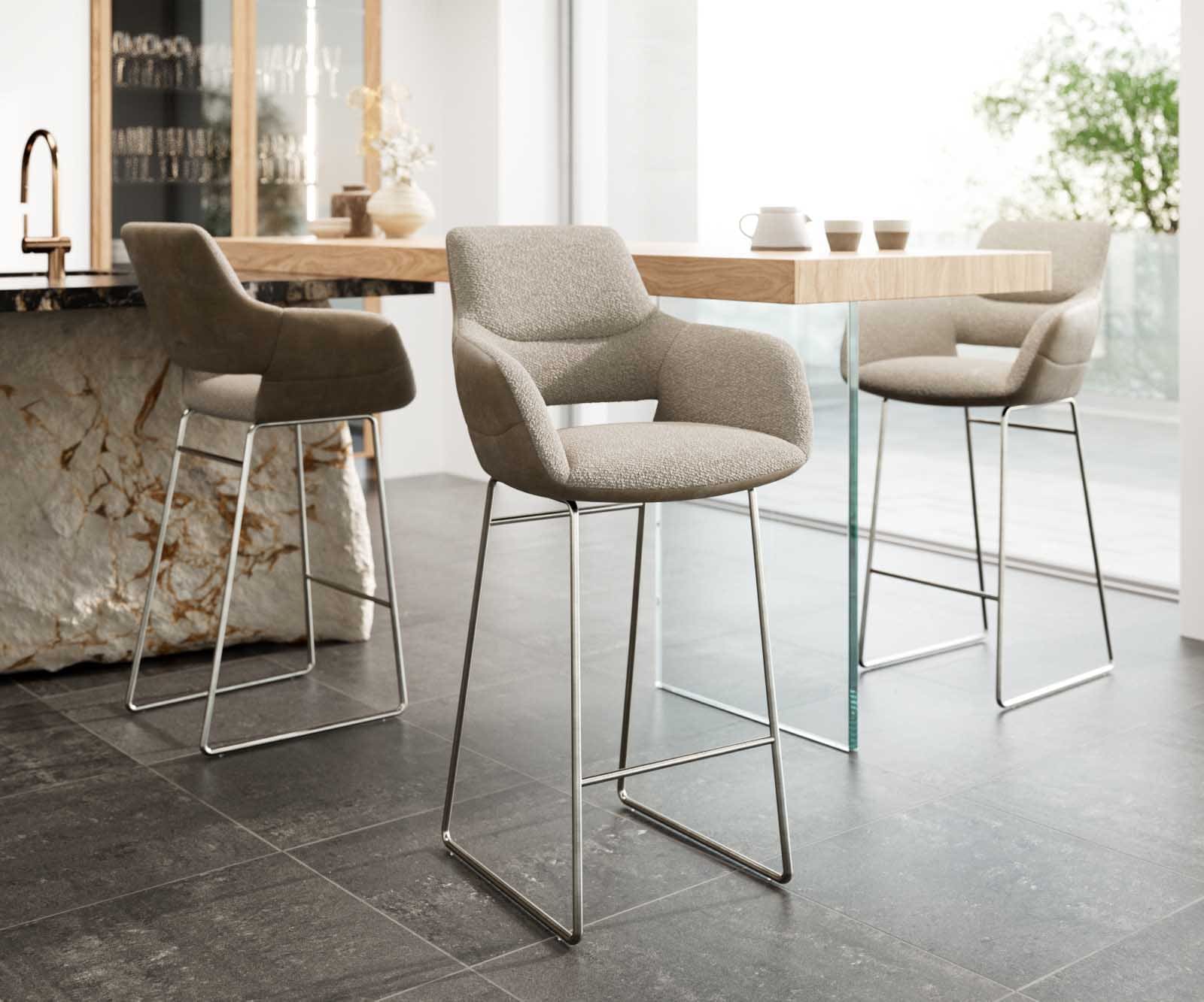 Chaise-de-bar Yago-Flex mélange de matériaux microfibre boue / bouclé boue cadre à patins acier inoxydable ressorts ensachés