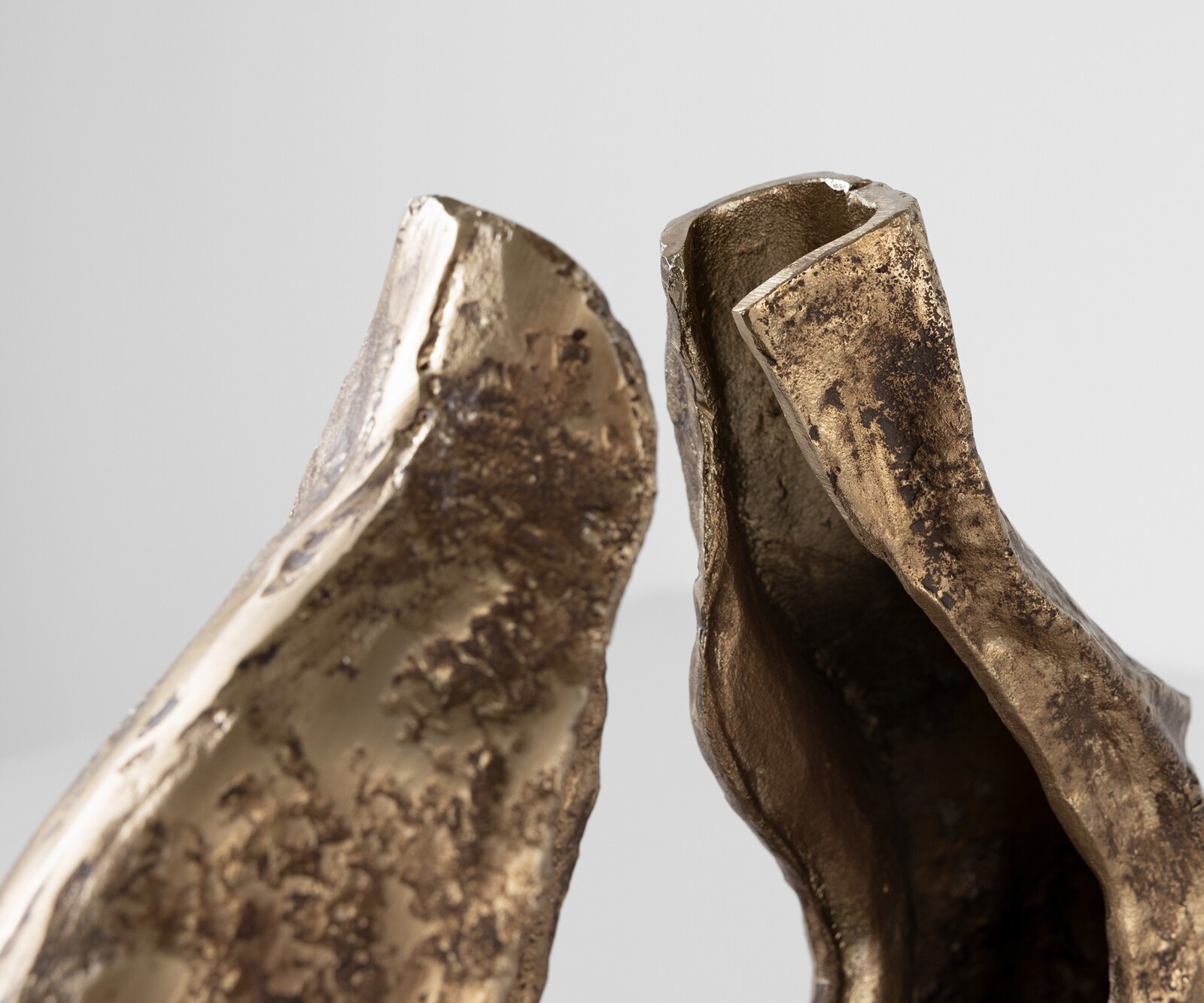 Sculpture Nexora l40 x P15 x H33 cm Aluminium Oro Antico Faite main 4