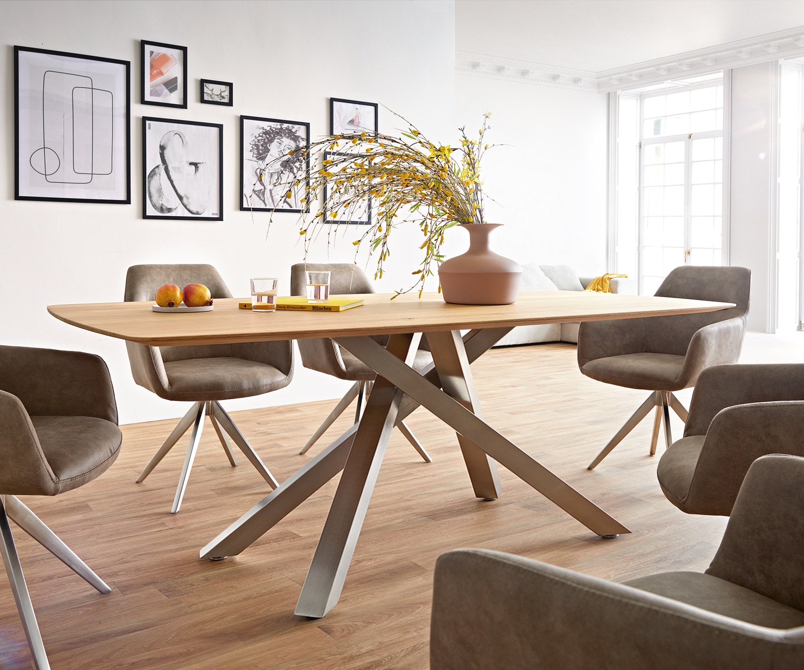 Table à manger Edge Boot 200x100x2,5-3 chêne nature cadre croisé rectangle acier inoxydable bord suisse Table à manger Edge Boot 200x100x2,5-3 chêne nature cadre croisé rectangle acier inoxydable bord suisse