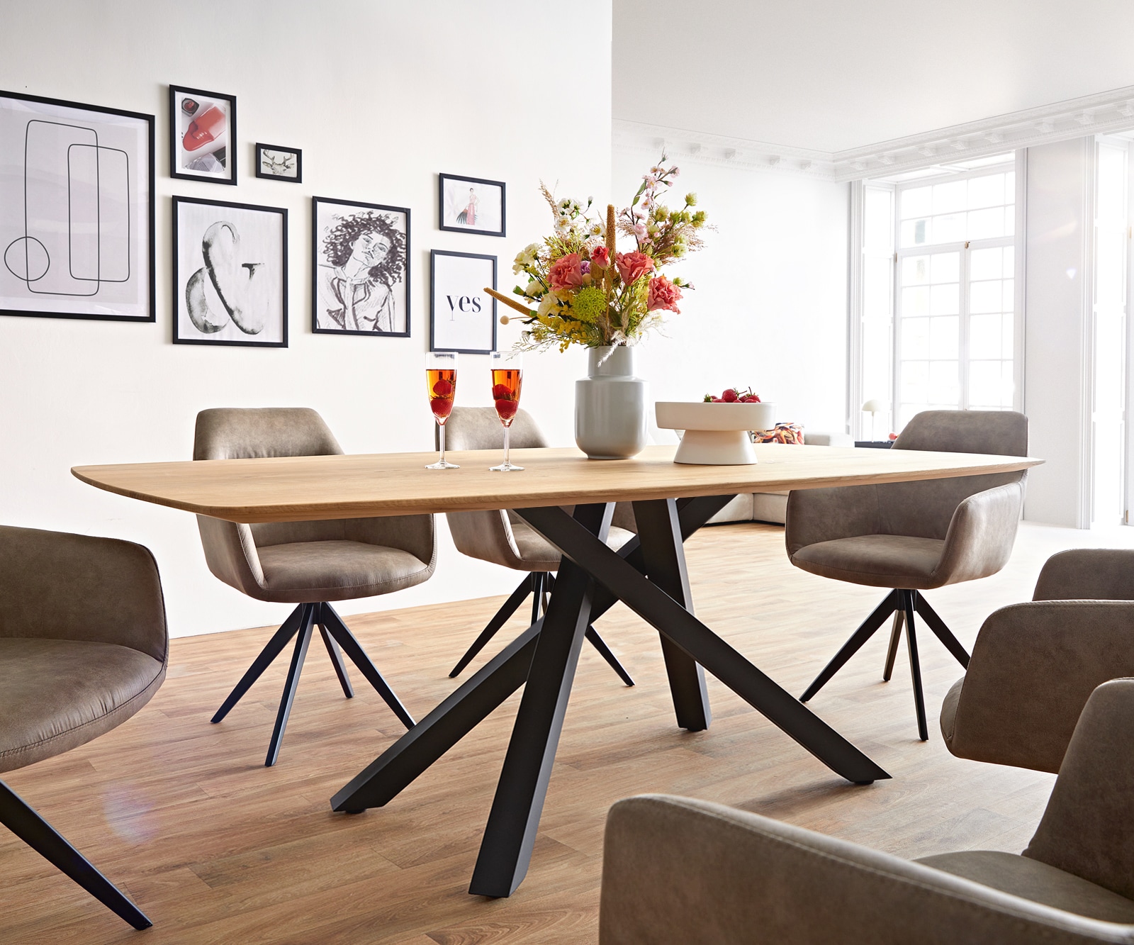 Table-à-manger Edge bord suisse bois massif Boot Table-à-manger Edge bord suisse bois massif Boot