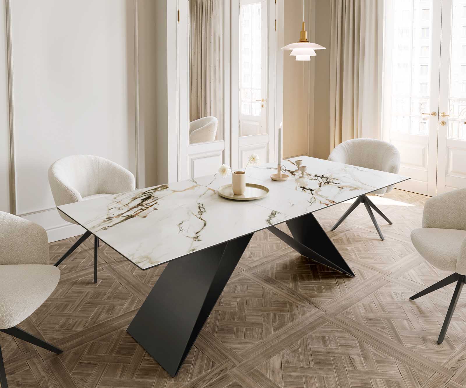 Table à manger Edge 180-220x100 céramique Calacatta Luxe blanc-doré-gris cadre en V acier plat noir extensible Table à manger Edge 180-220x100 céramique Calacatta Luxe blanc-doré-gris cadre en V acier plat noir extensible