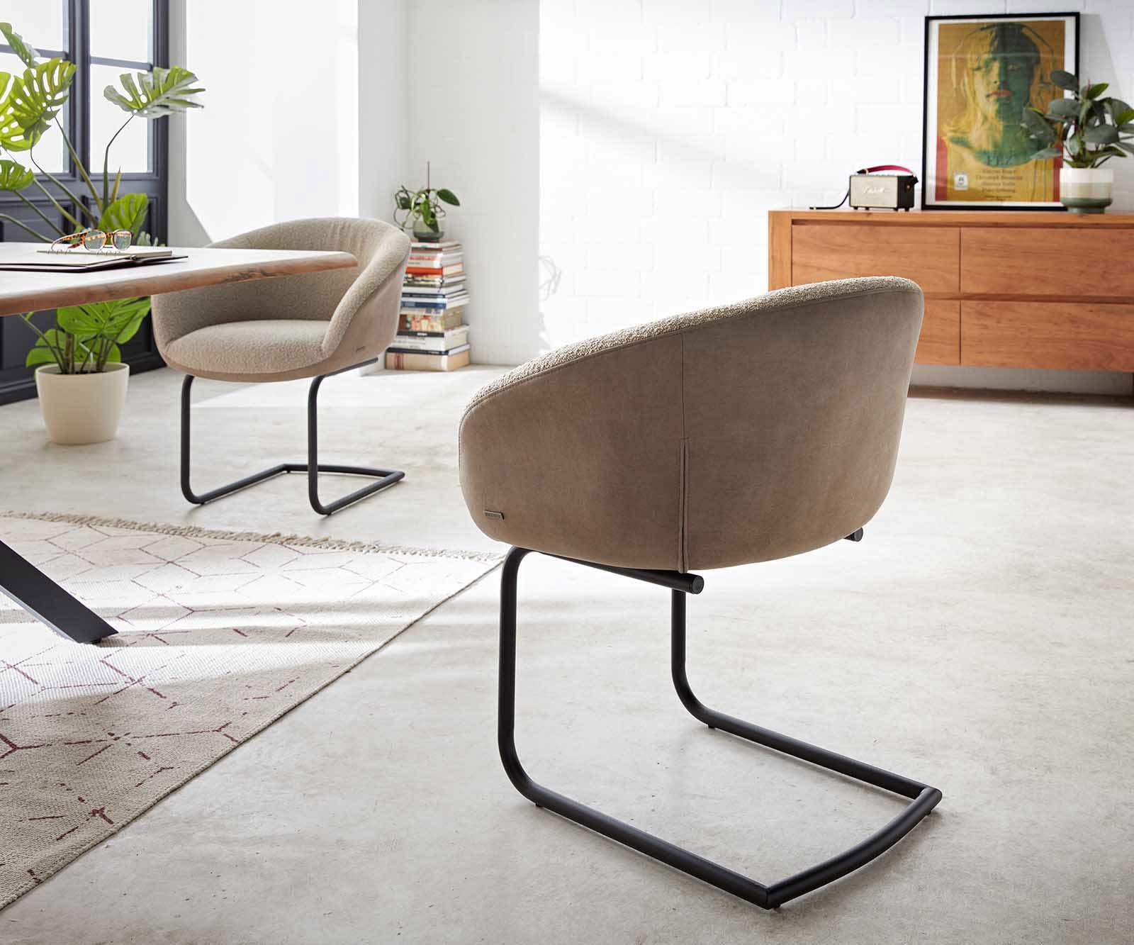 Cantilever Vinka-Flex avec accoudoirs tissu mixte couleur boue pied cantilever rond noir ressorts ensachés 4 Cantilever Vinka-Flex avec accoudoirs tissu mixte couleur boue pied cantilever rond noir ressorts ensachés 4