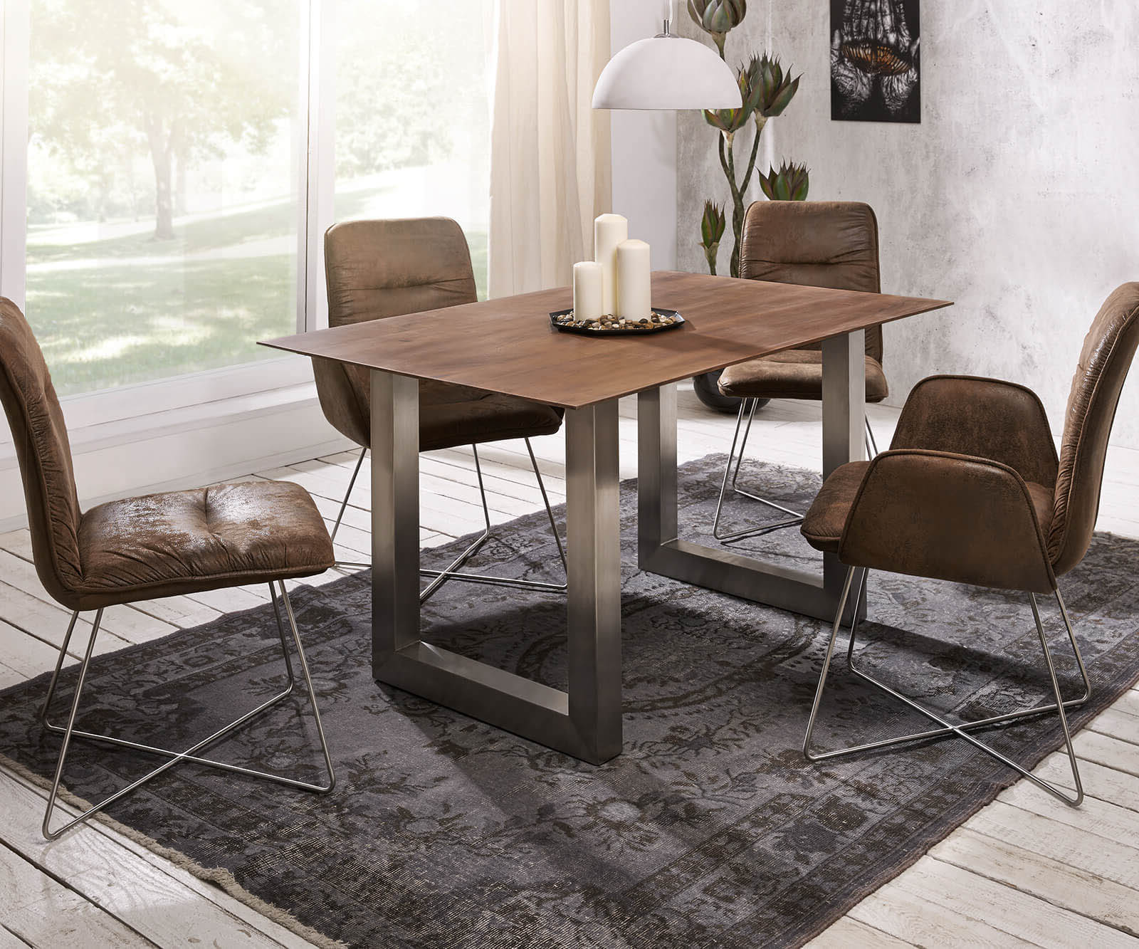Table-à-manger Swiss-Edge en bois massif 3