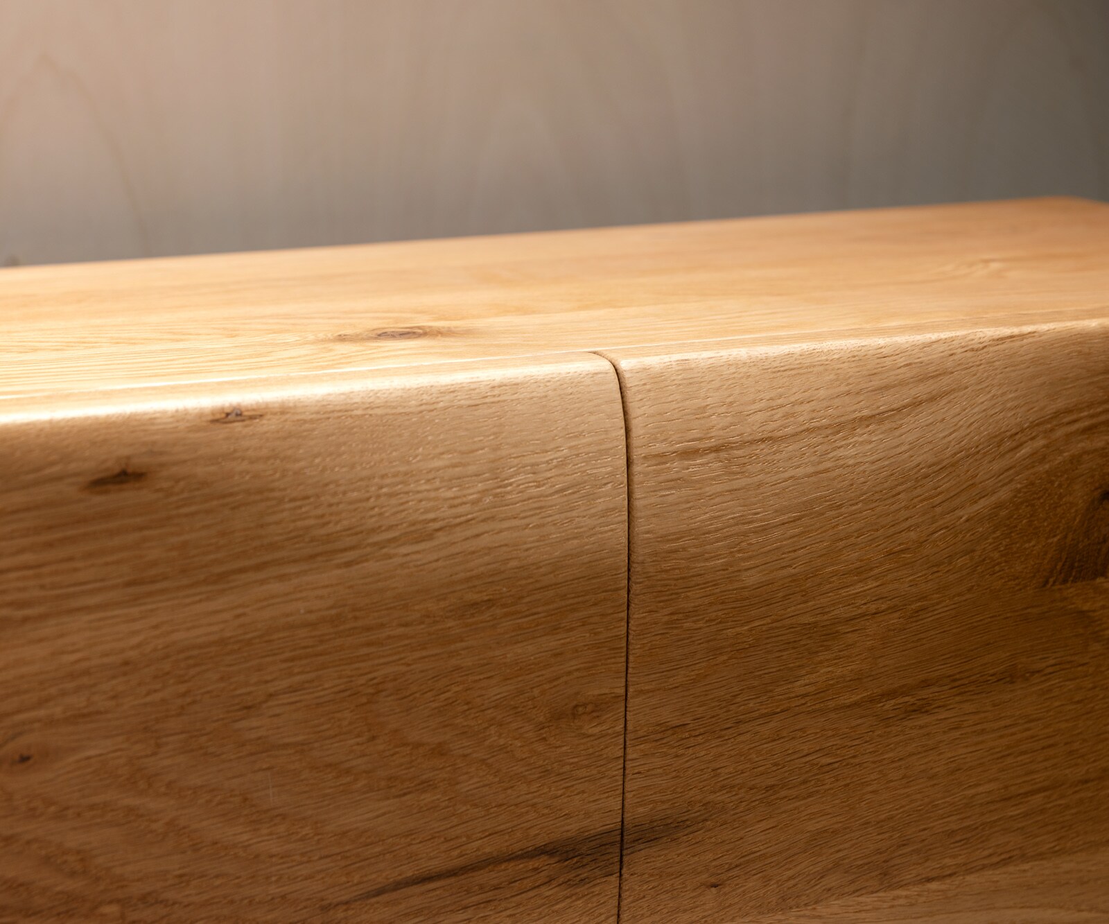 Meuble TV New Live-Edge 200 cm chêne naturel 4 portes pied équerre métal noir 2