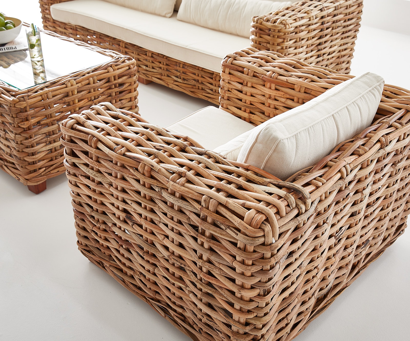 Fauteuil-Lounge Nizza en rotin naturel avec coussin blanc 5 Fauteuil-Lounge Nizza en rotin naturel avec coussin blanc 5