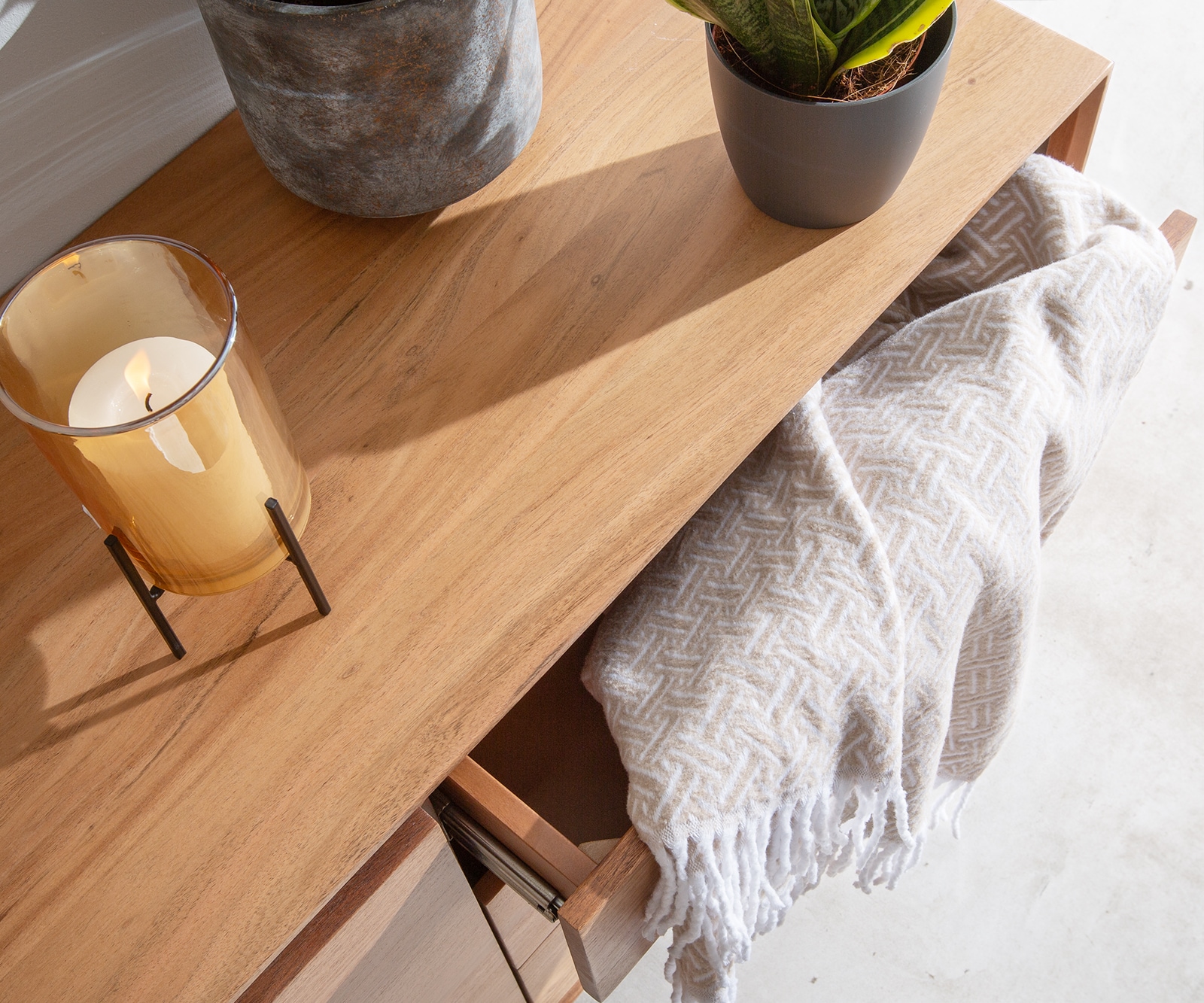 Buffet Stonegrace 175 cm acacia nature 2 portes 3 tiroirs placage en pierre pieds en V 4 Buffet Stonegrace 175 cm acacia nature 2 portes 3 tiroirs placage en pierre pieds en V 4