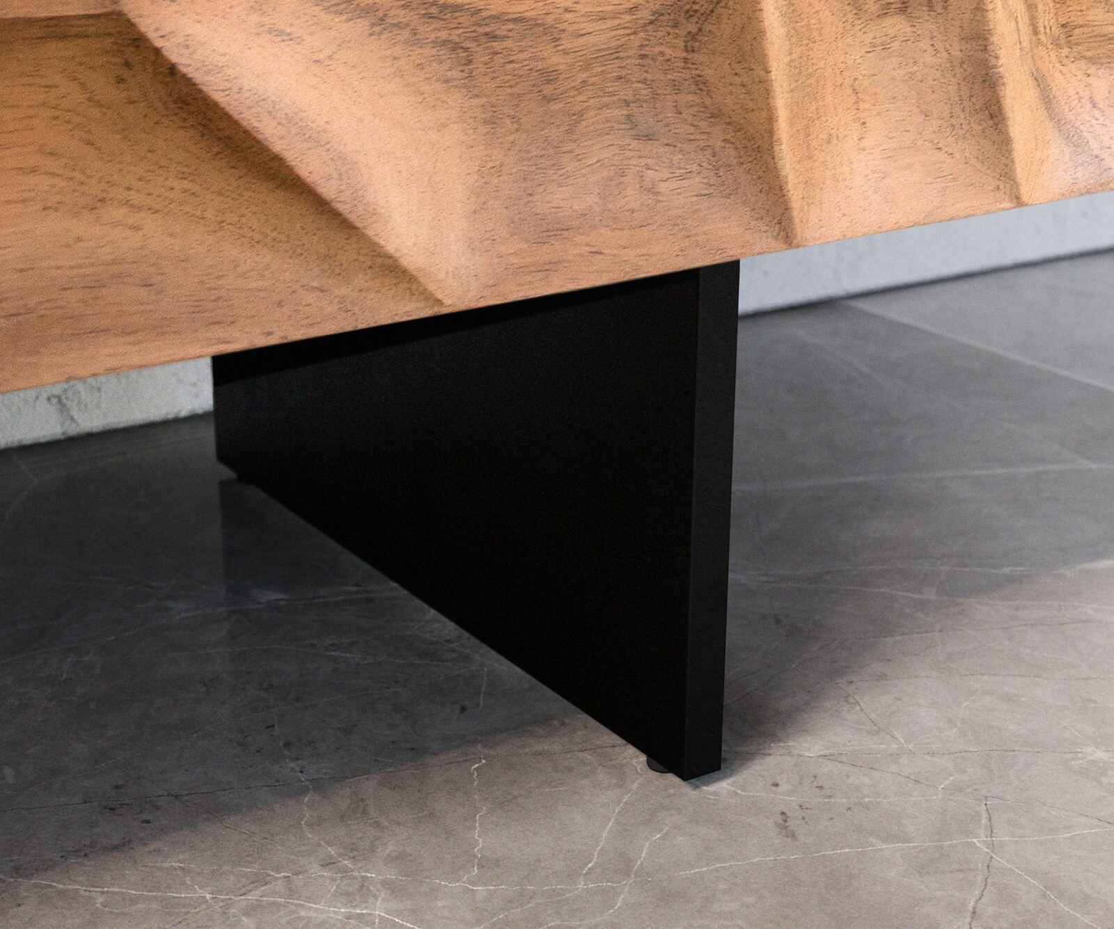 Buffet Solu 145 cm acacia naturel 2 portes 3 tiroirs pied flottant métal noir façade 3D 5