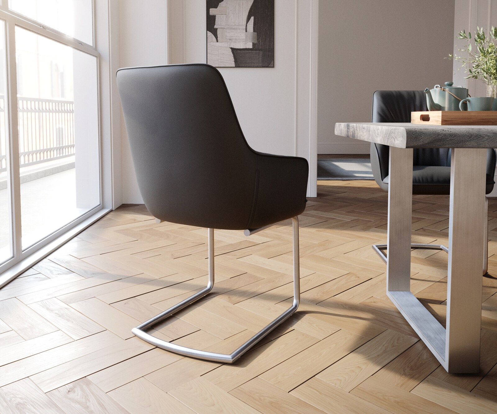 Cantilever Zelia-Flex avec accoudoirs cuir de vache noir pied cantilever rond acier inoxydable brossé ressorts ensachés 4 Cantilever Zelia-Flex avec accoudoirs cuir de vache noir pied cantilever rond acier inoxydable brossé ressorts ensachés 4