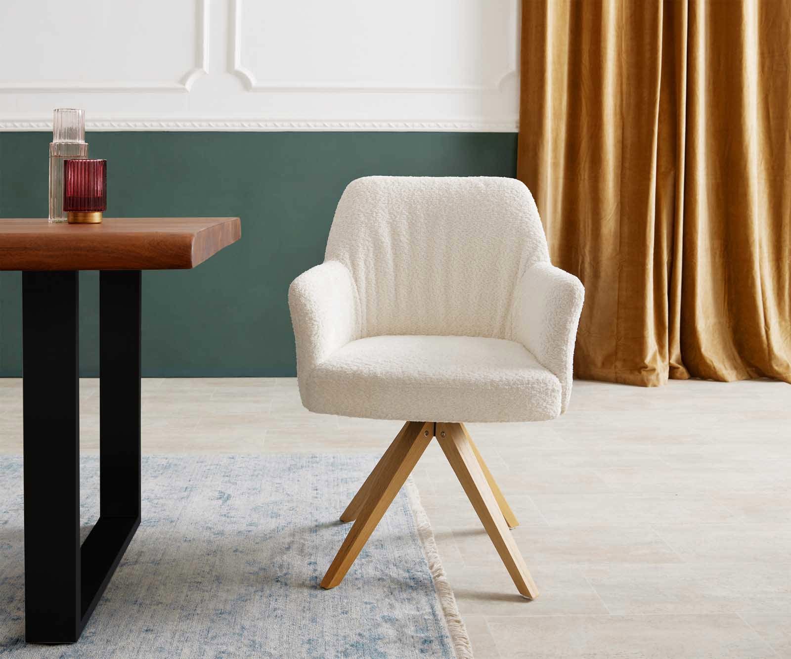 Chaise-pivotante Xana-Flex avec accoudoirs bouclé blanc pied en bois angulaire naturel pivotement sur 180° ressorts ensachés 1 Chaise-pivotante Xana-Flex avec accoudoirs bouclé blanc pied en bois angulaire naturel pivotement sur 180° ressorts ensachés 1