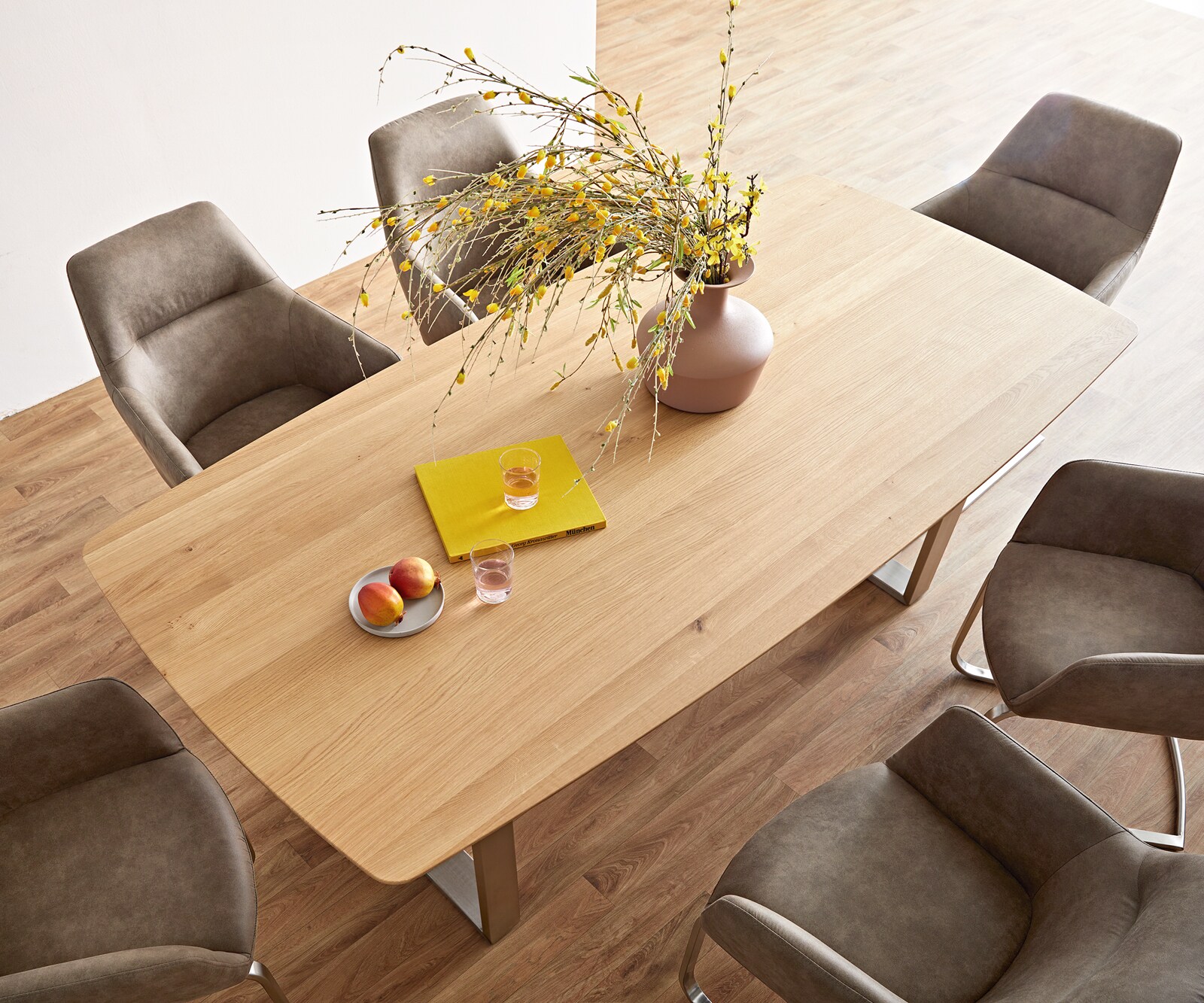 Table à manger Edge Boot 200x100x2,5-3 chêne nature acier inoxydable mince bord suisse 1