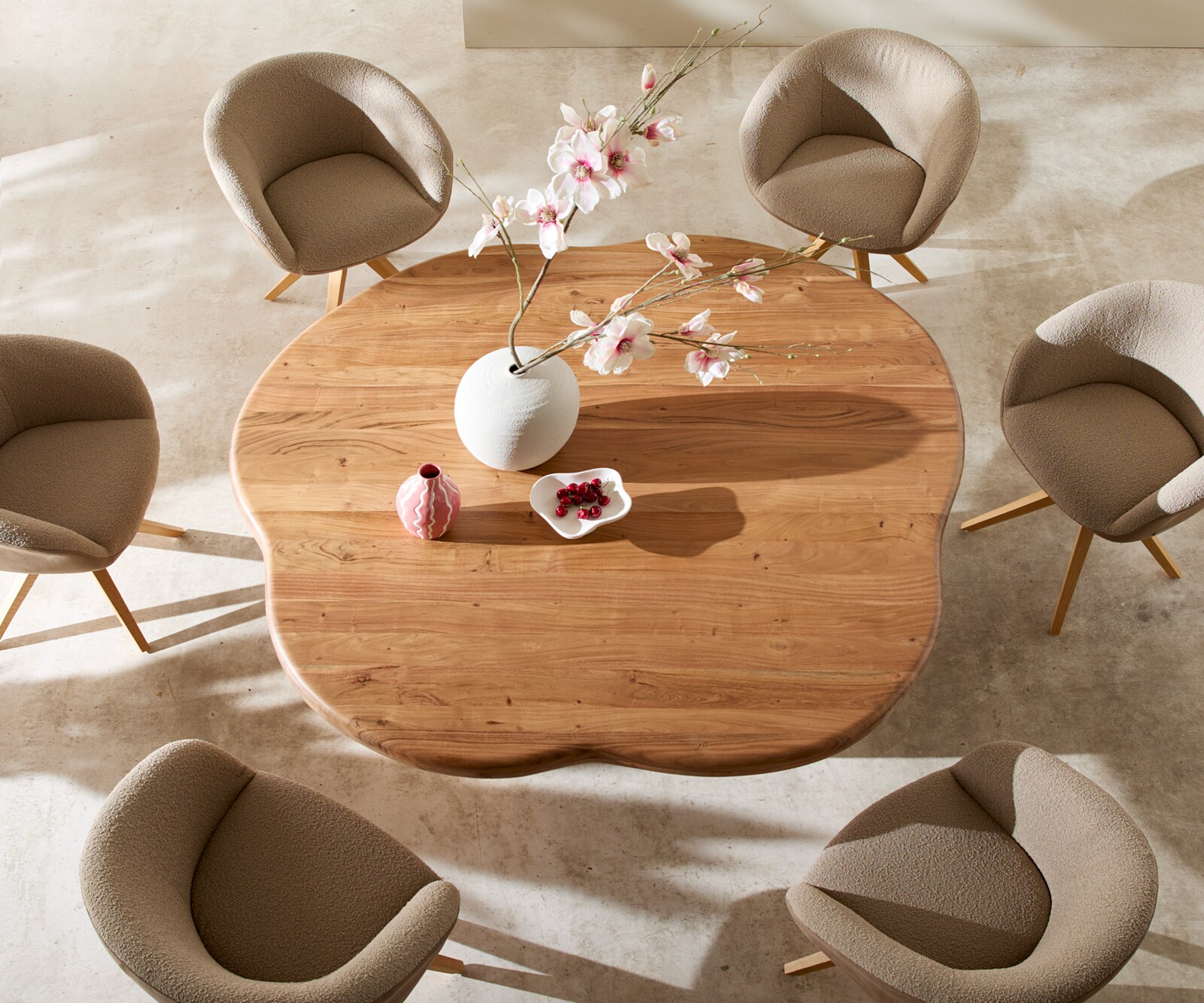 Table-à-manger Orbion 180x175 acacia naturel piètement bois 3