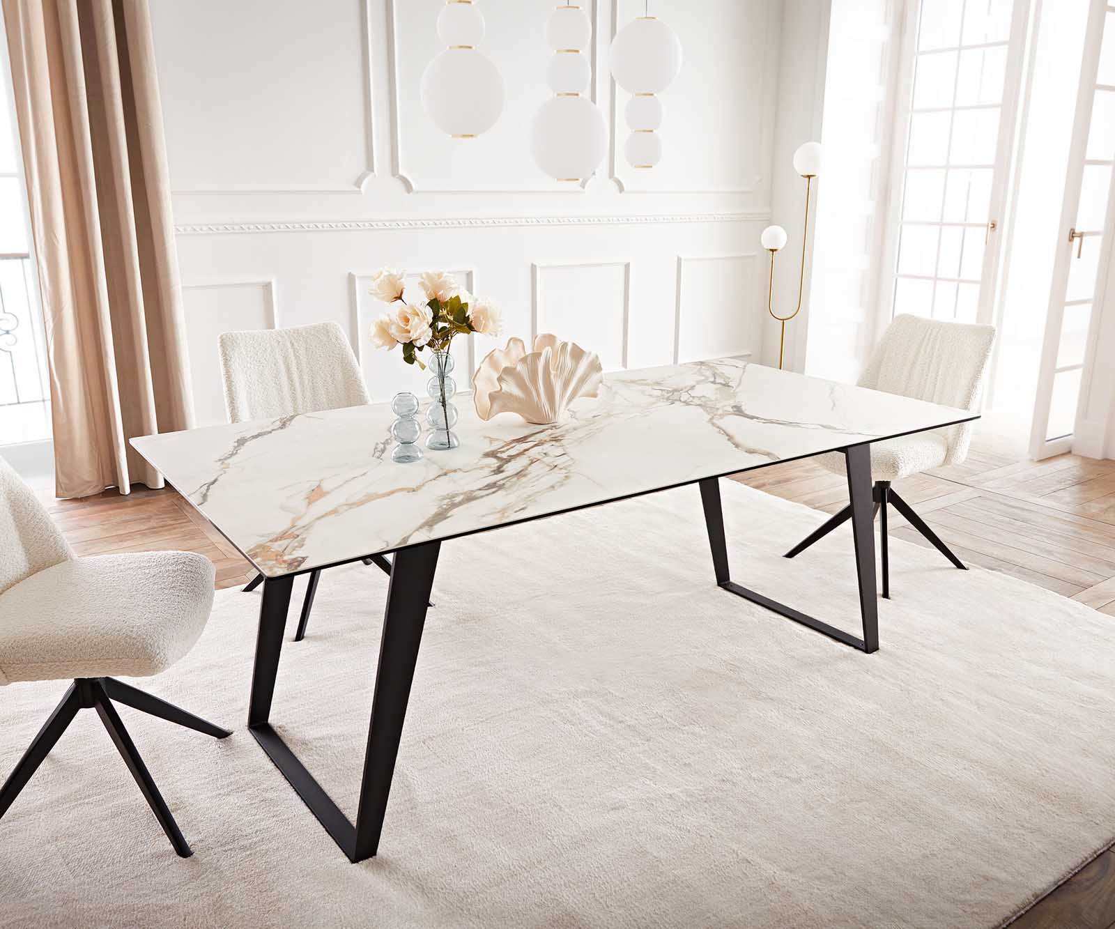 Table à manger Edge 200x100 céramique Calacatta Luxe blanc-doré-gris métal incliné noir 1
