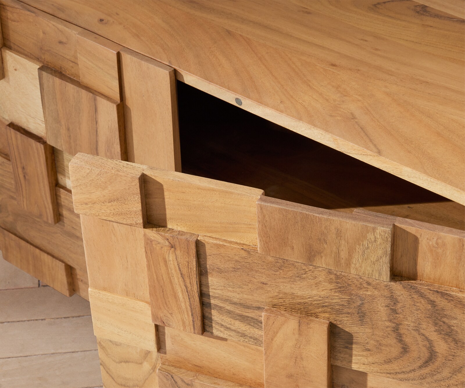Meuble-TV Puzzle 260 cm 4 portes 2 tiroirs acacia naturel pied flottant métal noir 3