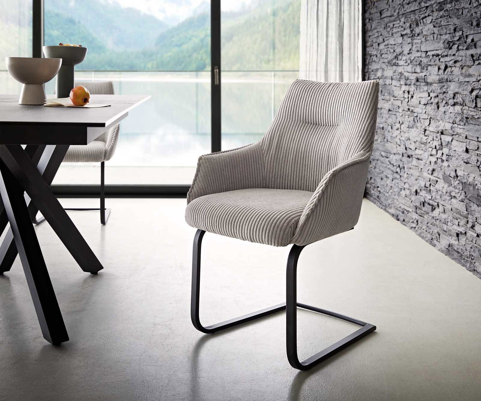 Cantilever Alja-Flex avec accoudoirs côtelé gris argenté pied cantilever plat noir ressorts ensachés Cantilever Alja-Flex avec accoudoirs côtelé gris argenté pied cantilever plat noir ressorts ensachés