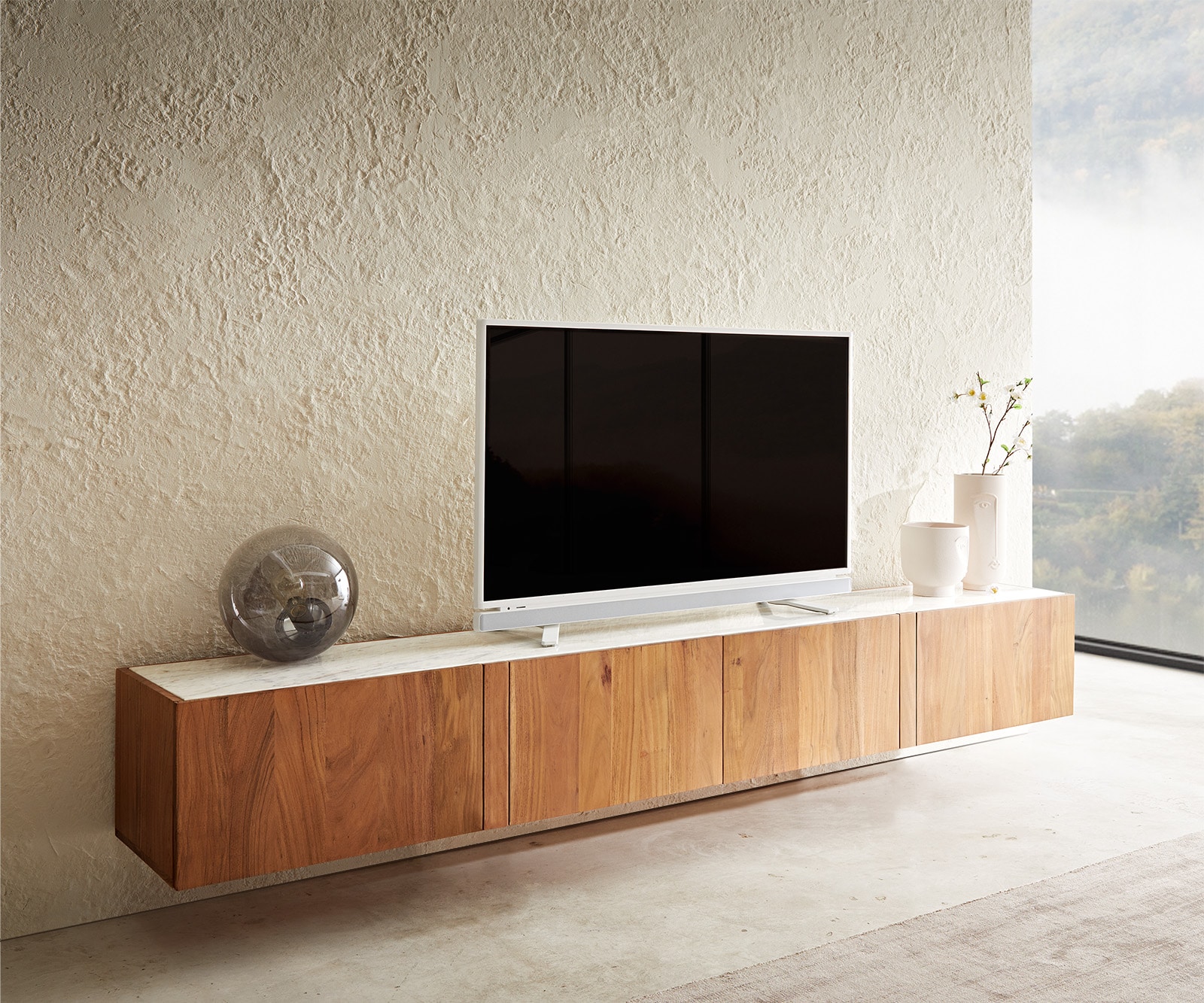 Meuble-TV Secara 220 cm acacia naturel 4 portes marbre flottant Meuble-TV Secara 220 cm acacia naturel 4 portes marbre flottant