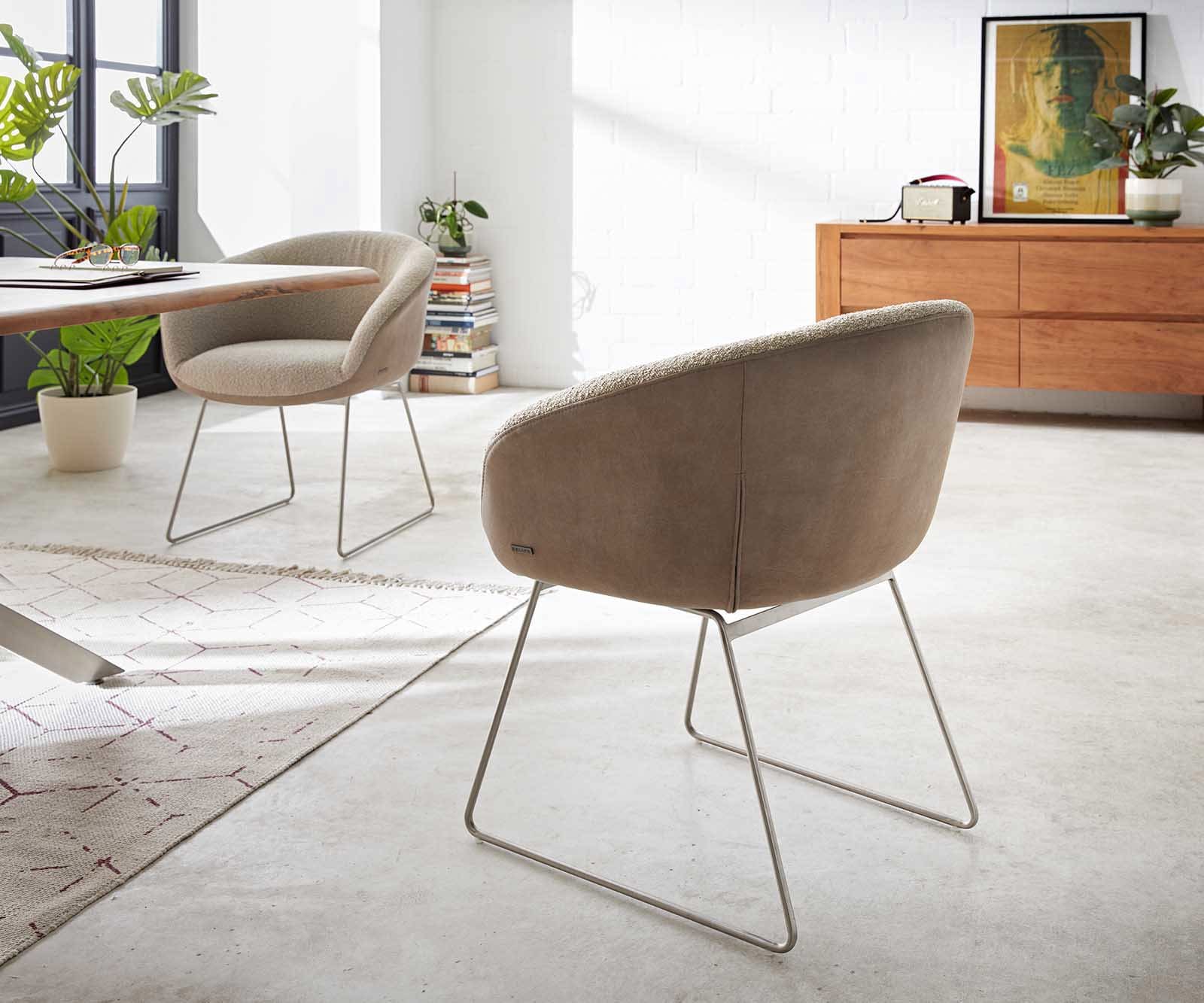 Chaise-de-salle-à-manger Vinka-Flex avec accoudoirs tissu mixte couleur boue pied trapèze acier inoxydable brossé ressorts ensachés 4 Chaise-de-salle-à-manger Vinka-Flex avec accoudoirs tissu mixte couleur boue pied trapèze acier inoxydable brossé ressorts ensachés 4