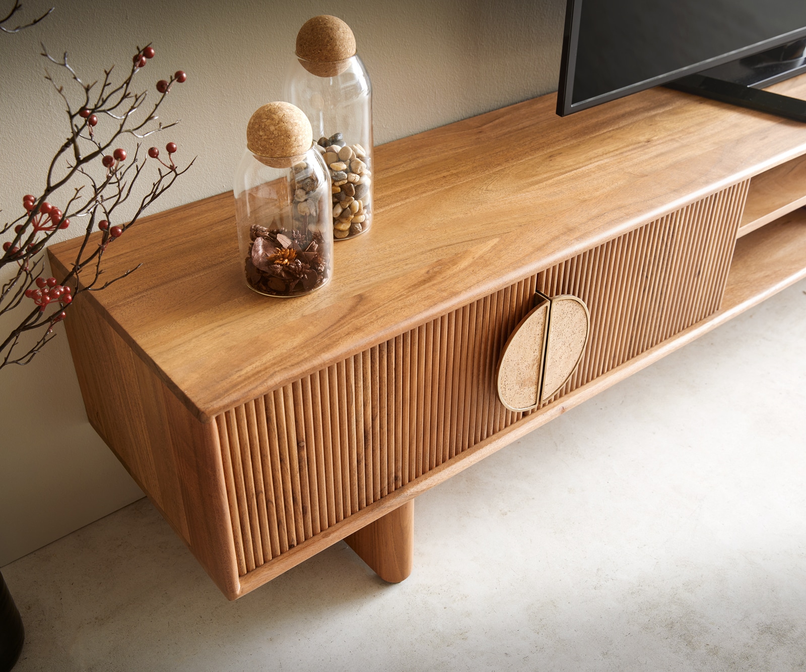 Meuble-TV Surimu 240 cm acacia marron clair 4 portes 2 compartiments poignée en liège pieds en bois 6 Meuble-TV Surimu 240 cm acacia marron clair 4 portes 2 compartiments poignée en liège pieds en bois 6