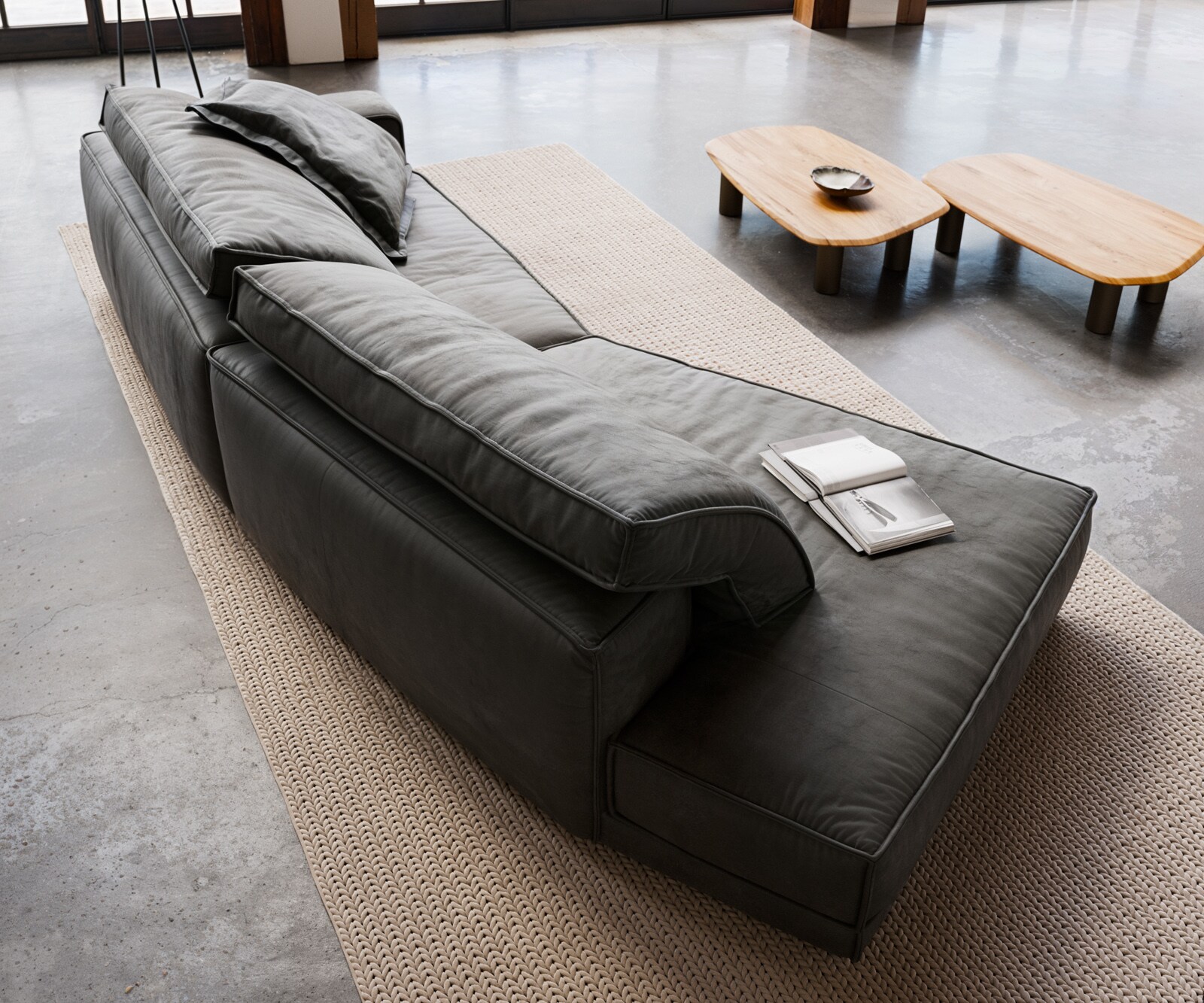 Canapé Snoosh 400x150 cm microfibre noire vintage avec méridienne à gauche 4