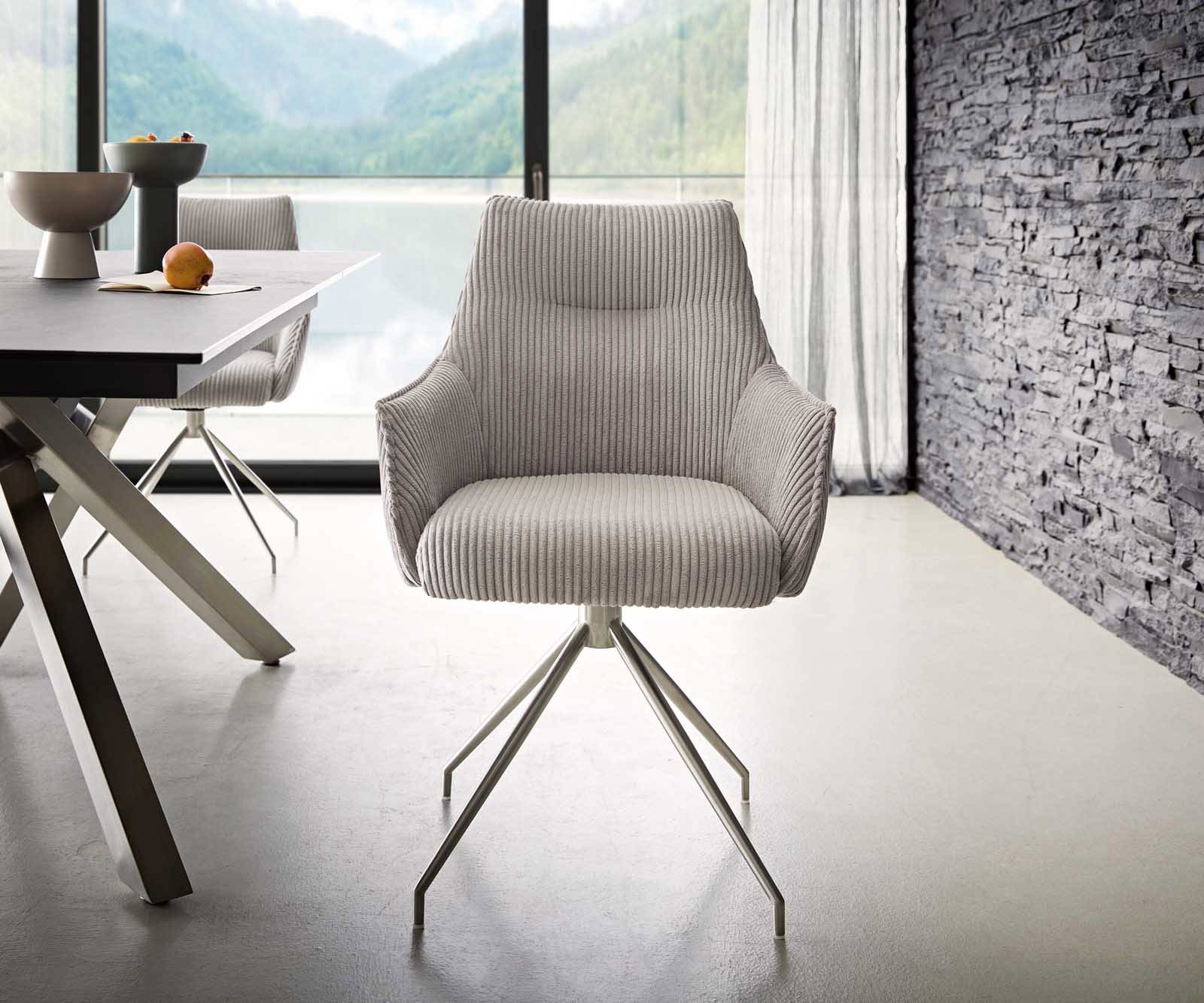 Chaise-pivotante Alja-Flex avec accoudoirs côtelé gris argenté pied croisé conique acier inoxydable brossé pivotement sur 180° ressorts ensachés 1 Chaise-pivotante Alja-Flex avec accoudoirs côtelé gris argenté pied croisé conique acier inoxydable brossé pivotement sur 180° ressorts ensachés 1