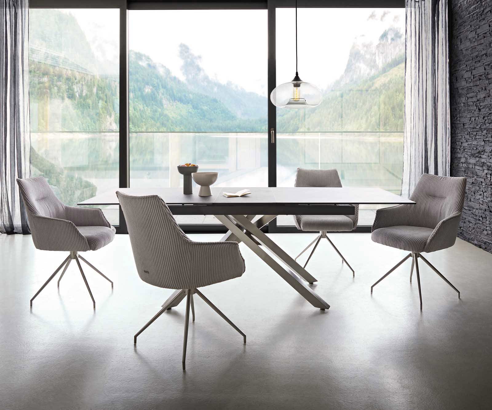 Chaise-pivotante Alja-Flex avec accoudoirs côtelé gris argenté pied croisé conique acier inoxydable brossé pivotement sur 180° ressorts ensachés 3 Chaise-pivotante Alja-Flex avec accoudoirs côtelé gris argenté pied croisé conique acier inoxydable brossé pivotement sur 180° ressorts ensachés 3