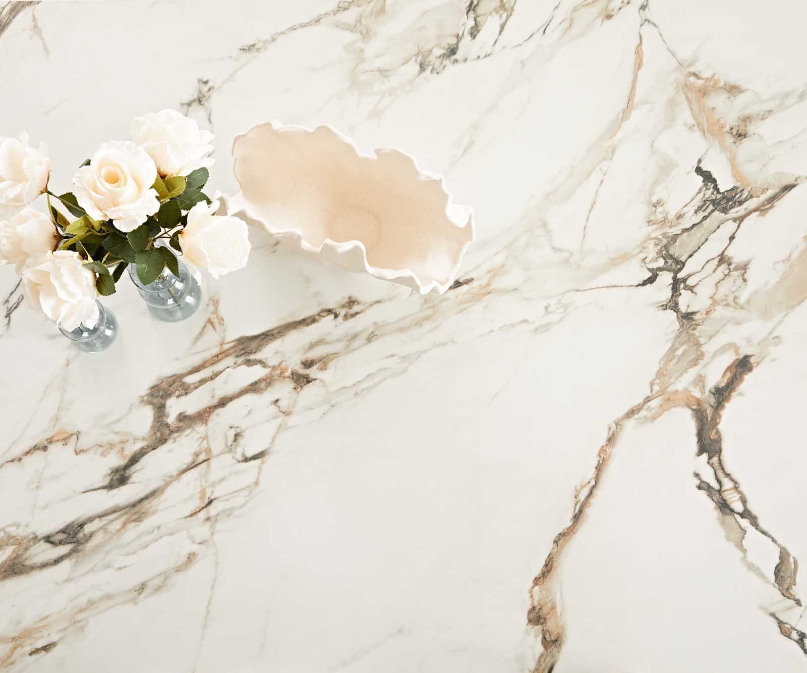 Table à manger Edge 200x100 céramique Calacatta Luxe blanc-doré-gris Spider acier plat noir 2