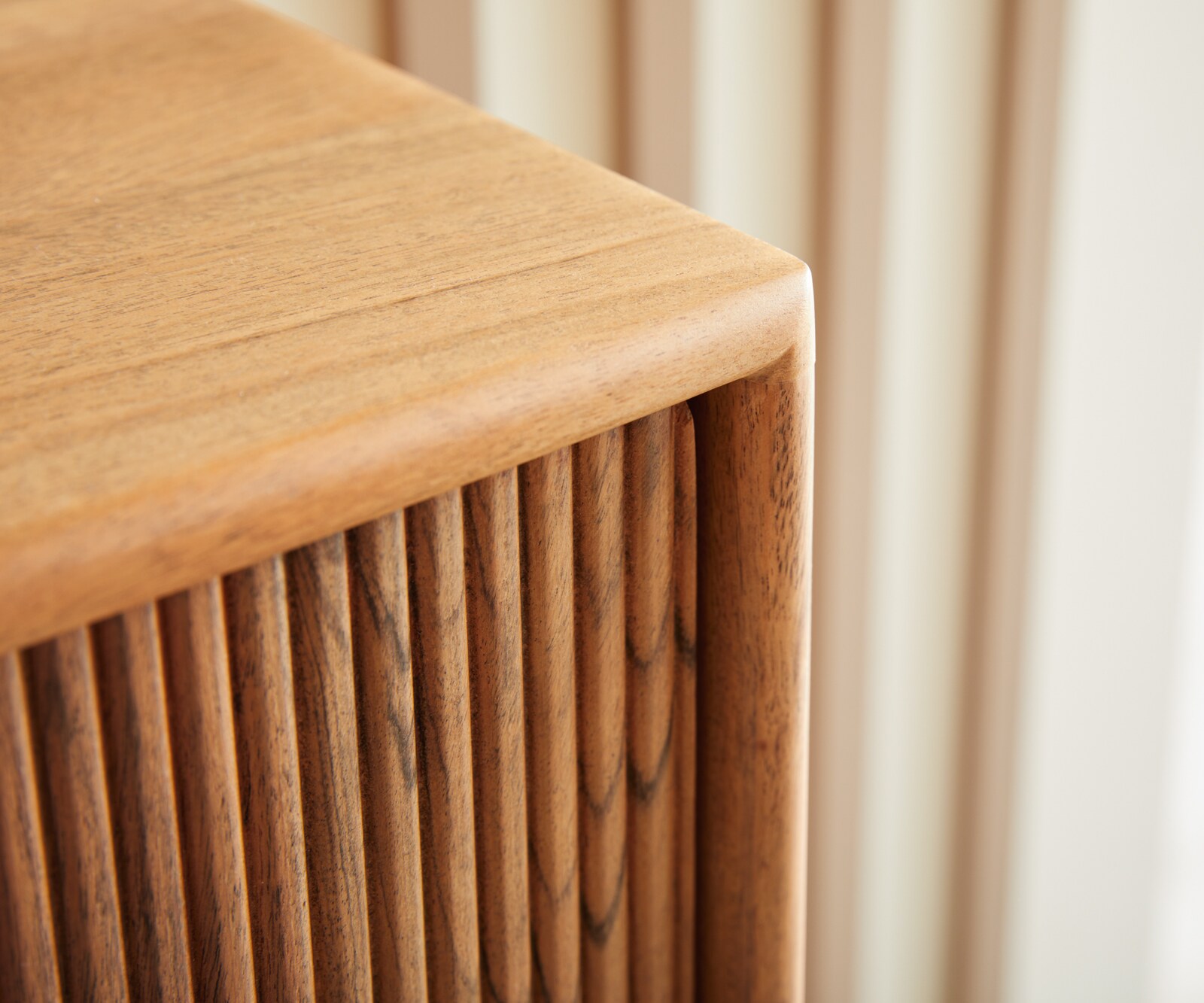 Meuble-TV Surimu 175 cm acacia brun clair 4 portes liège-poignée pieds en bois 3 Meuble-TV Surimu 175 cm acacia brun clair 4 portes liège-poignée pieds en bois 3