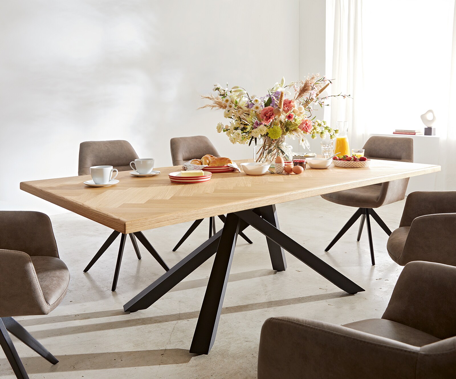Table à manger Edge-pure 200x100 chêne nature Fishbone cadre croisé rectangle noir