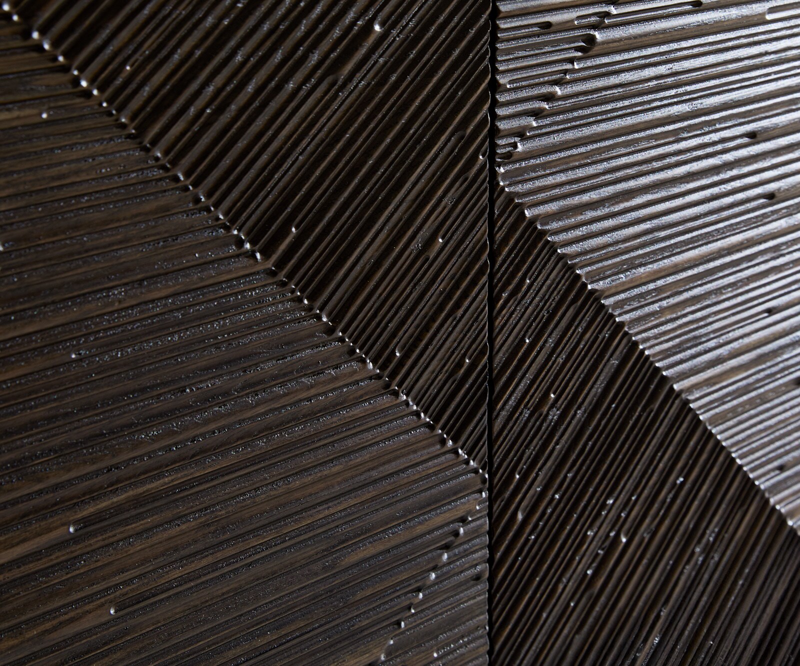 Buffet Tereos 200 cm Frêne brun foncé Effet 3D 4 portes Pieds ronds Métal Noir 2